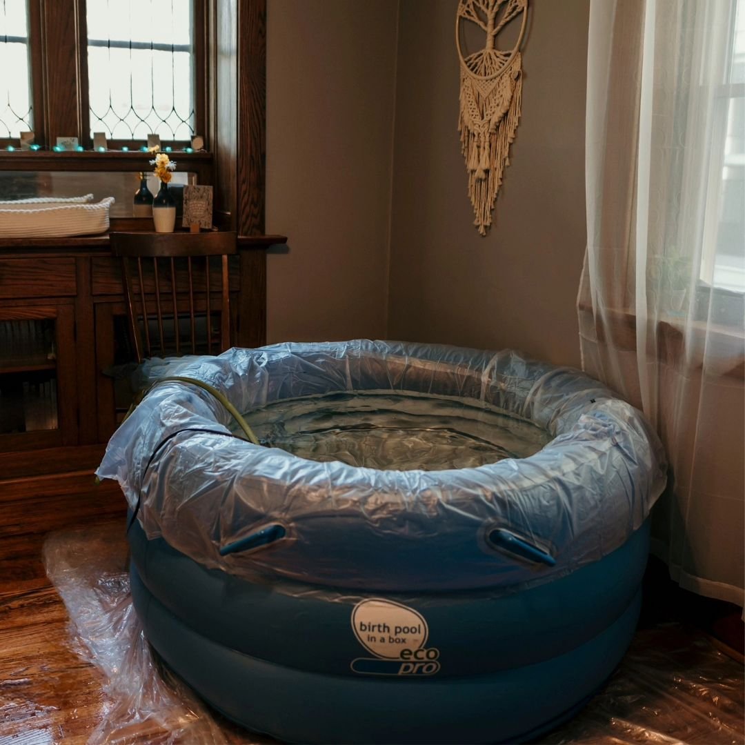 Big announcement! Ora Doula Services is now offering birth pool rental! 

Planning a water birth at home in Fort Wayne, Indiana or the great Northeast Indiana area? Rent the Birth Pool in a Box eco mini from me! Air pump and submersible water pump in