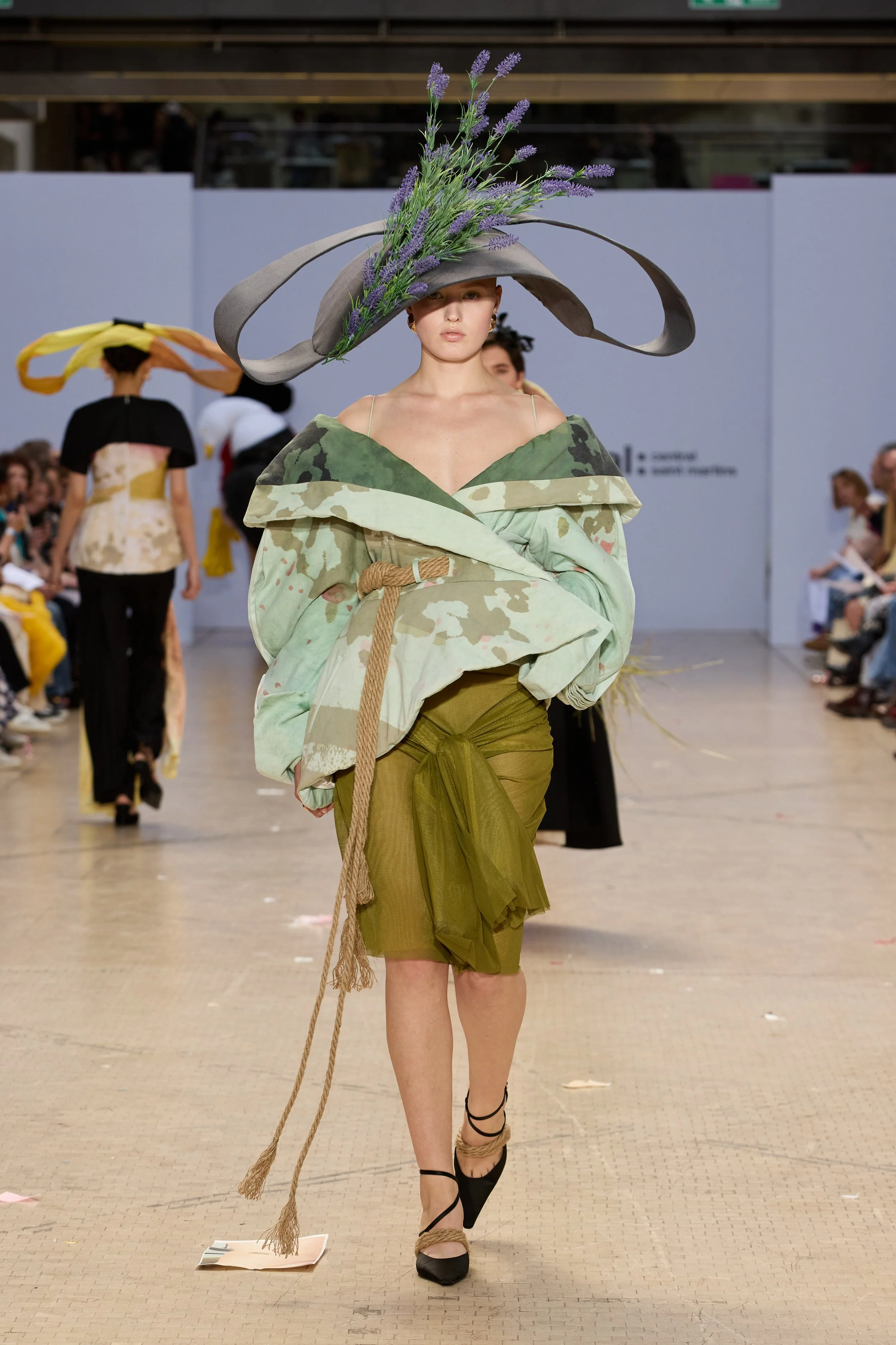 A collaboration with fashion designer Siyu Wang on her final fashion collection. Natural screenprint designs hand screenprinted by me. 