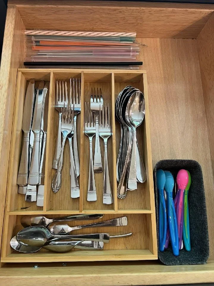 organize.silverware.drawer.jpg