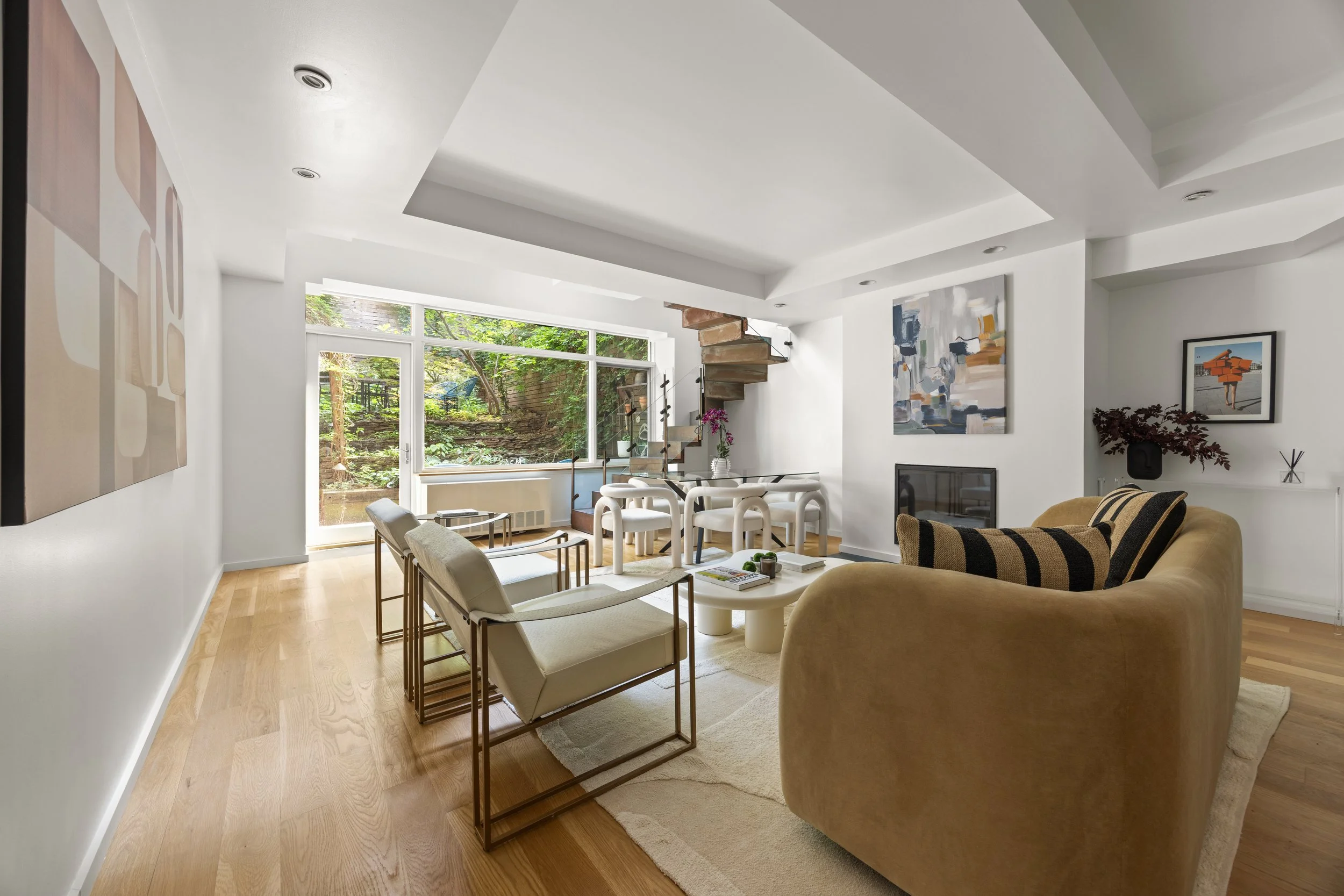  
 271 West 122nd St, #A  
DUMBO  
4 Beds | 4 Baths 
$1,999,000
 