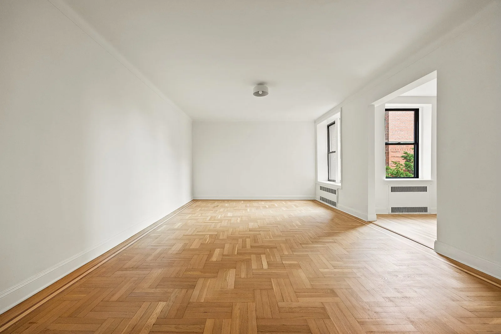  
 960 Sterling Pl, #4N  
Crown Heights  
1 Bed | 1 Bath 
$635,000
 