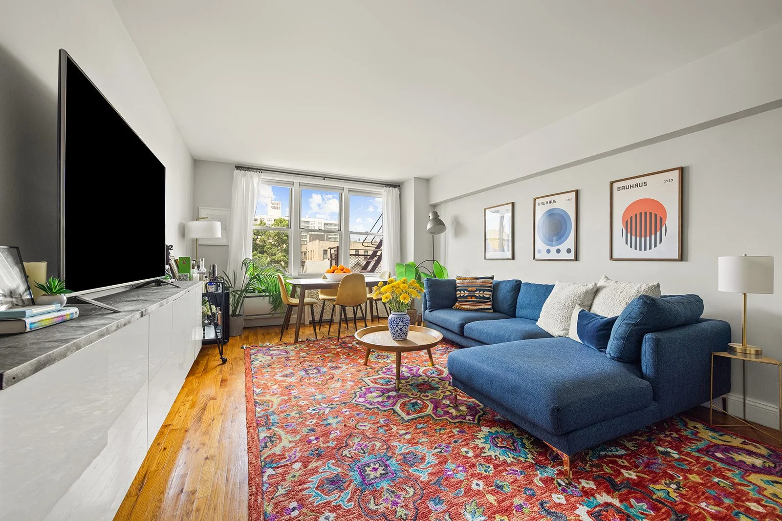  
 495 East 7th St, #5K  
Windsor Terrace  
1 Bed | 1 Bath 
$439,000
 