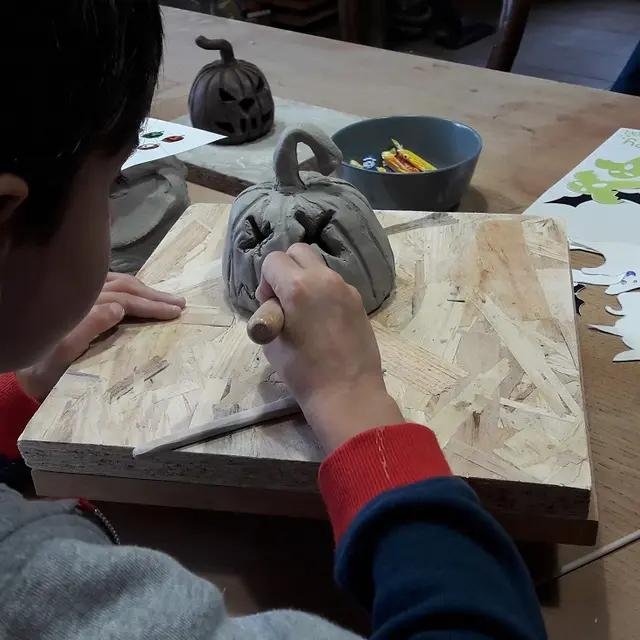 handbuilding-kids-thanksgiving-clay-pumpkins Decoration-frisco-mckinney