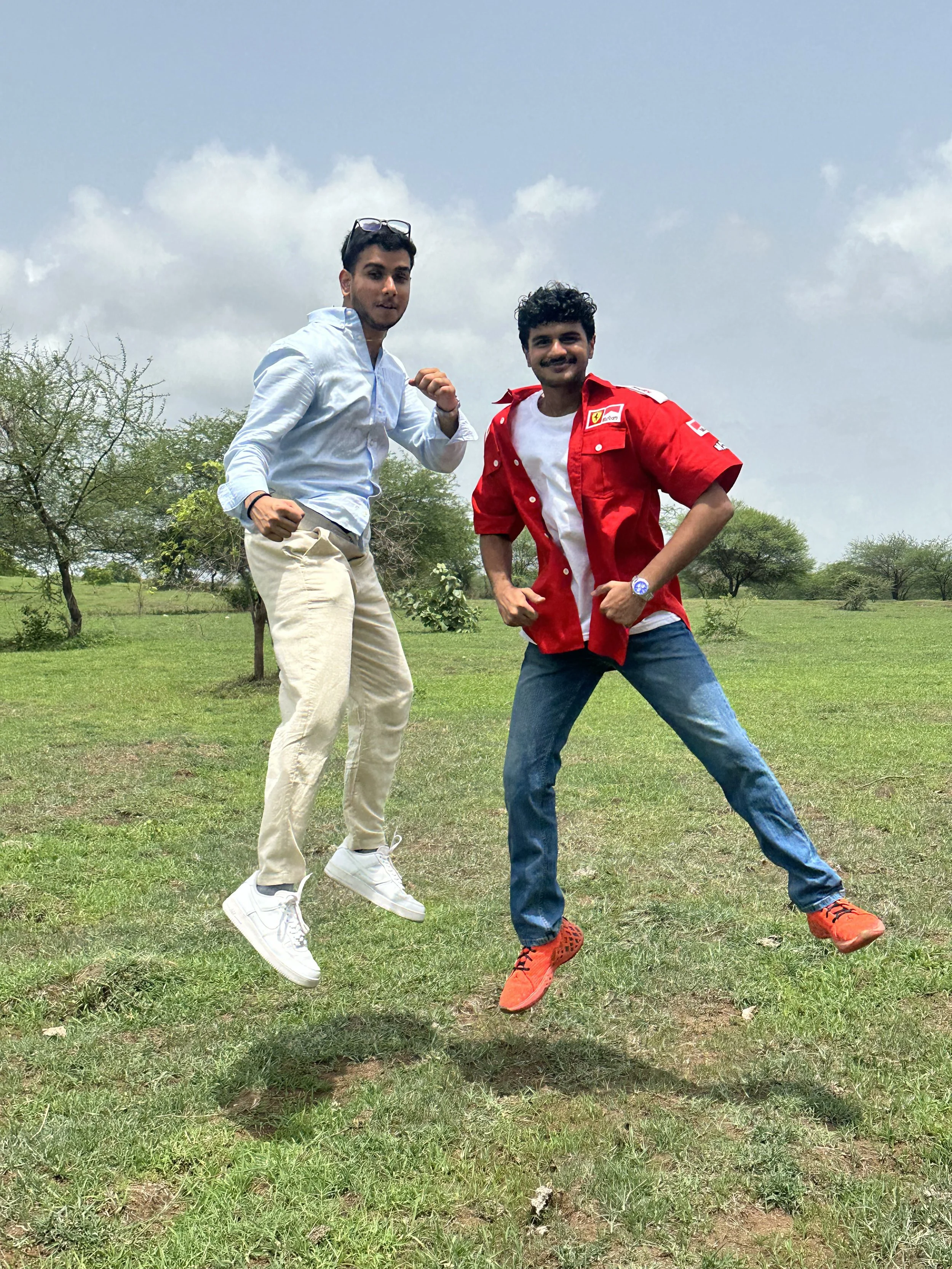 people jumping cuz schola is the best thing ever