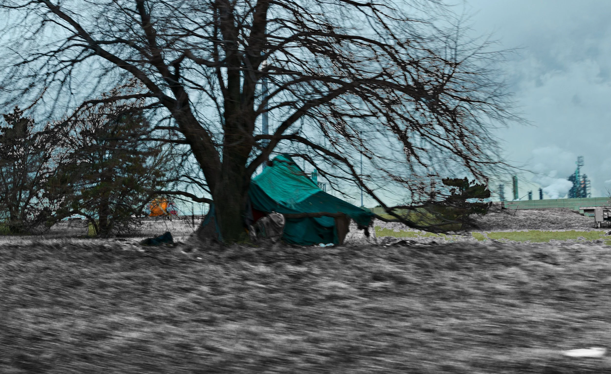 I-75 South, Exit 52, Makeshift dwelling