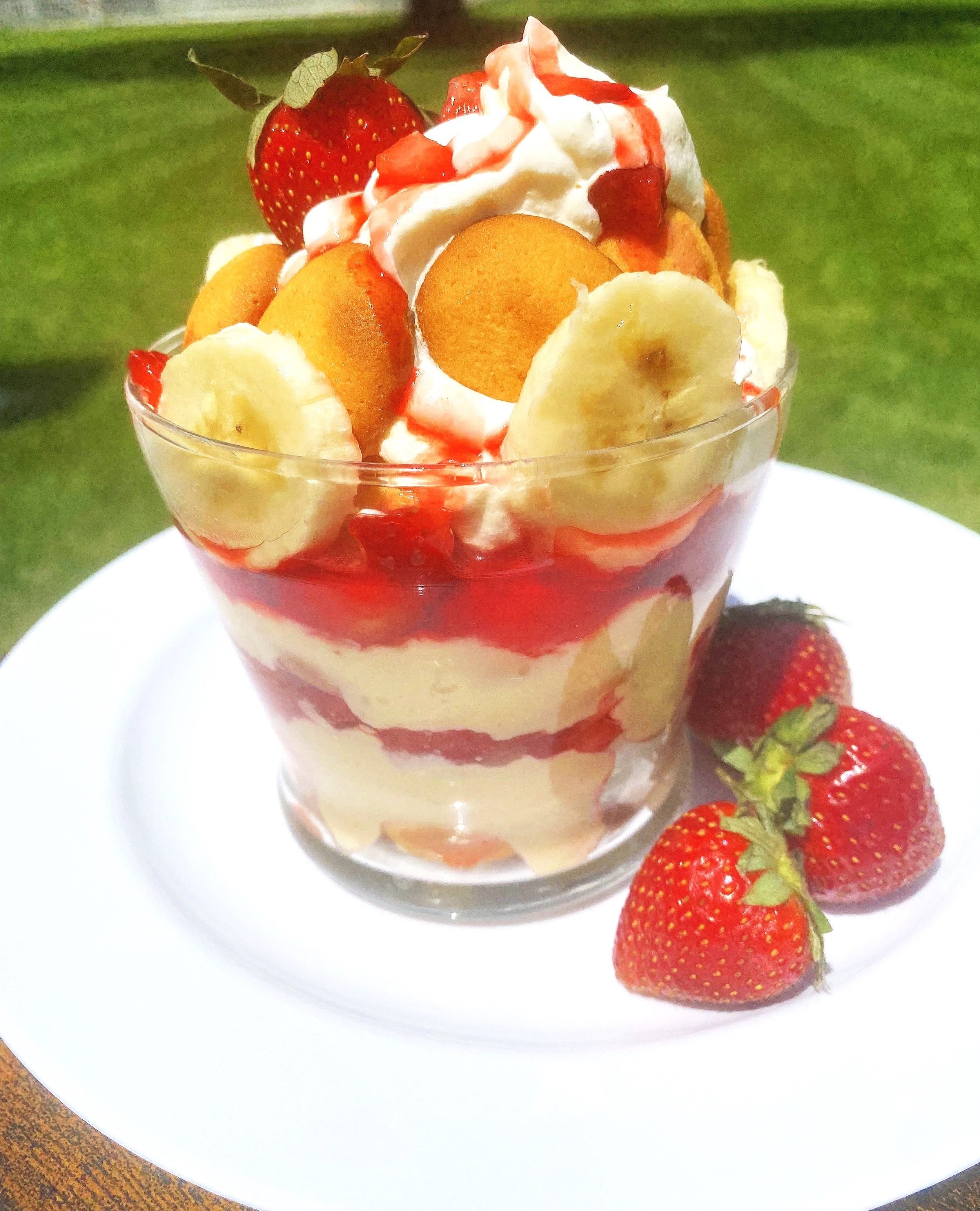 Small Strawberry Banana Pudding