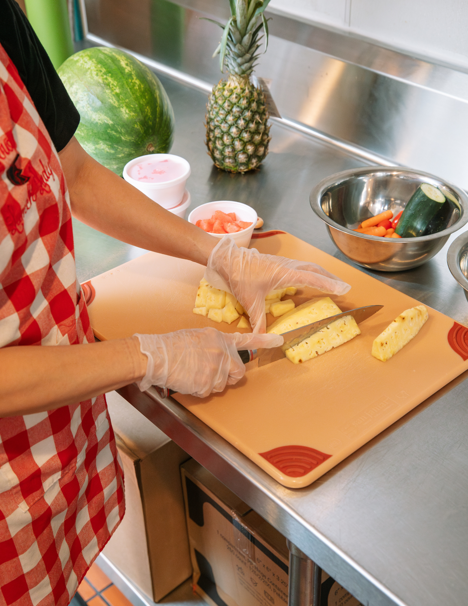 pineapple cutting.png