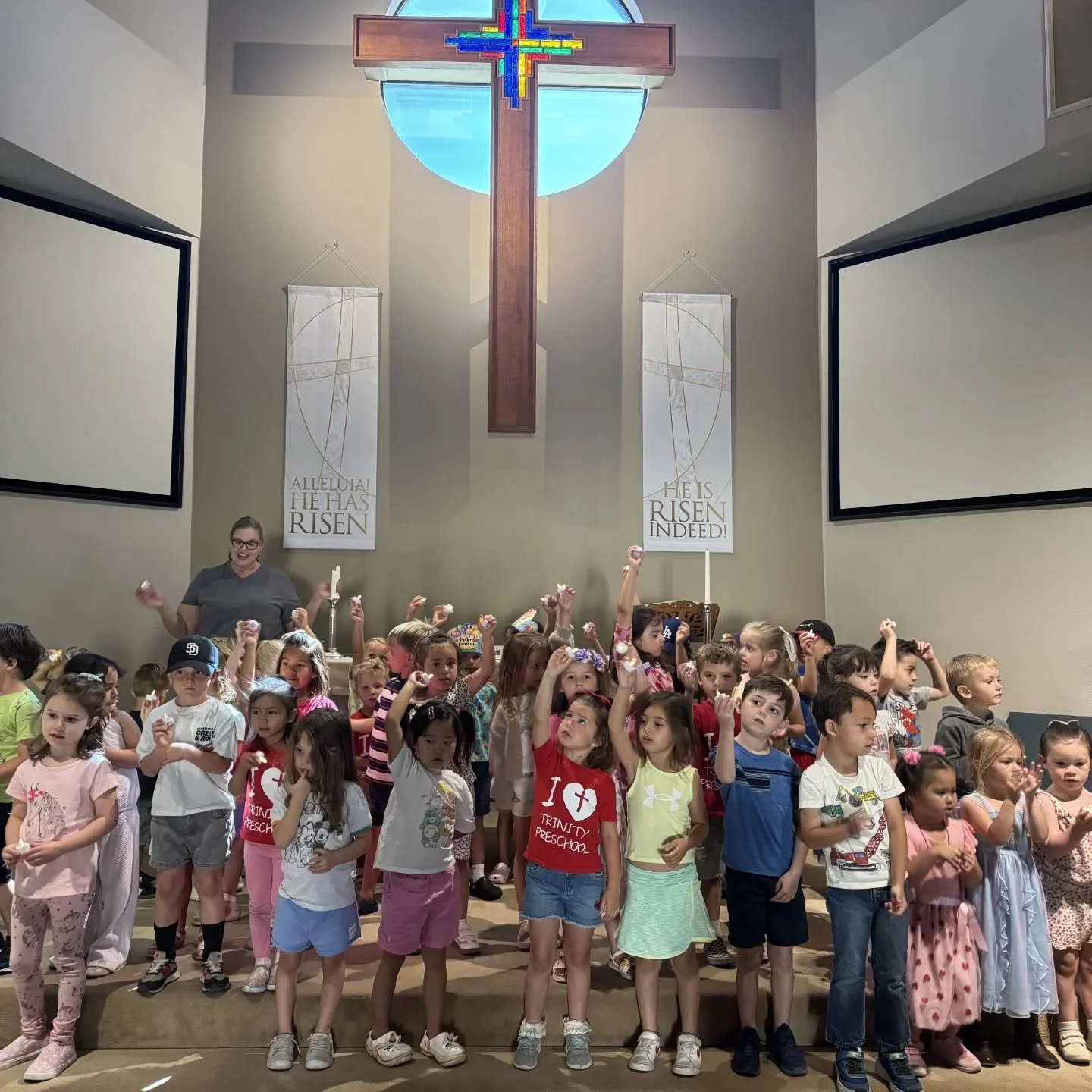 Let your light shine! We don't want this school year to end!! Playing while learning  @trinitytemeculapreschool 🙌❤️✝️