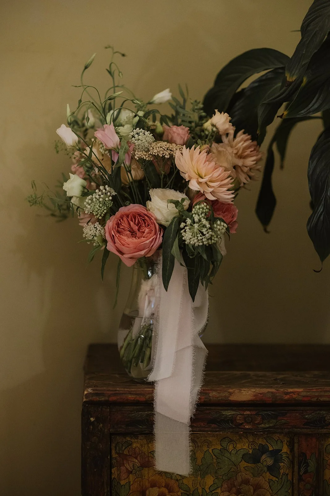 Bride's bouquet
Matara Centre florist
Cotswold wedding florist
(Photo. Victoria Somerset-How)