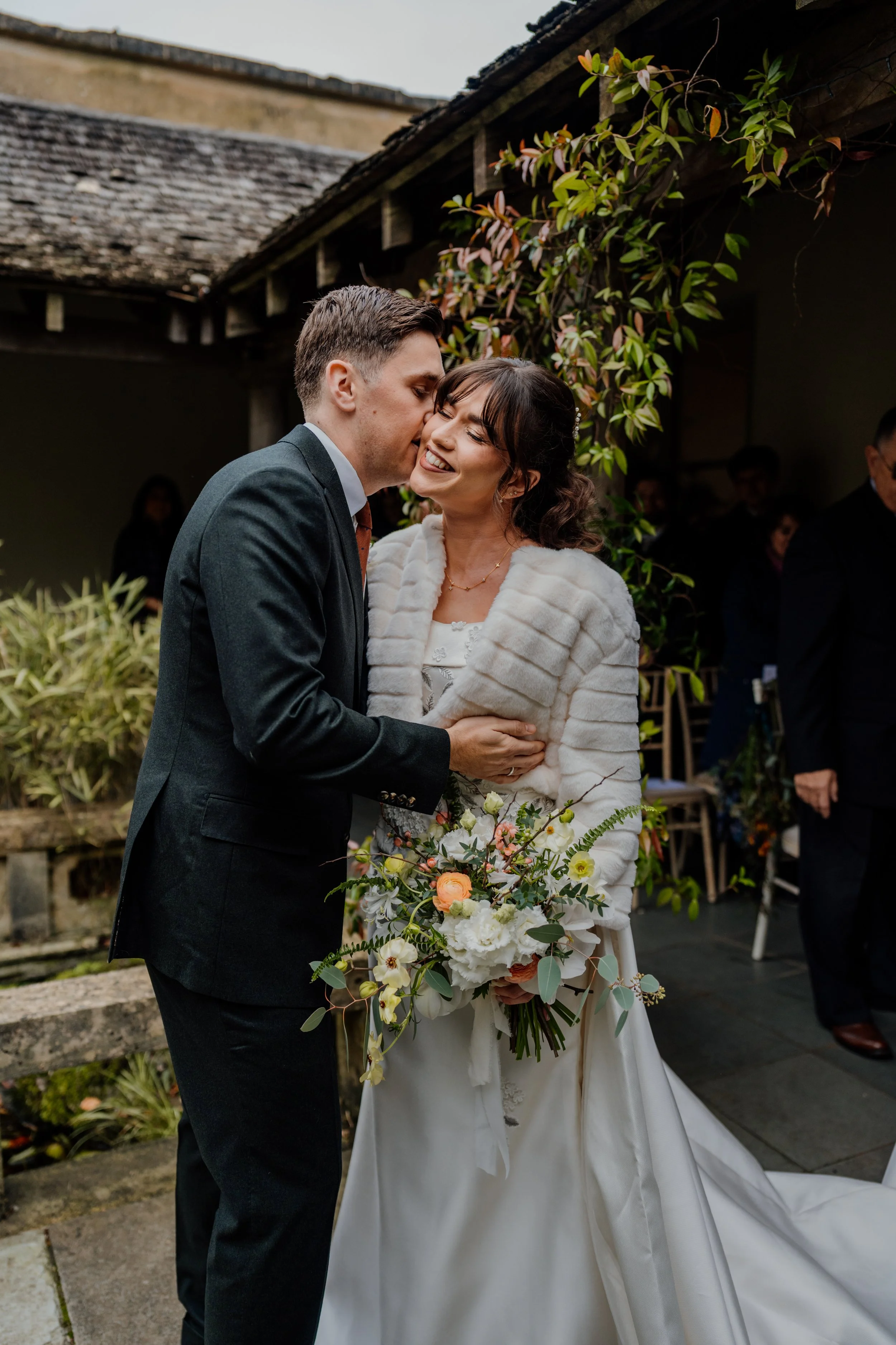 Wedding florist Bristol, Wedding florist Cotswolds, Wedding florist Somerset, Wedding florist Bath. Bespoke wedding flowers. 

Wedding venue : Arnos Grove

Photographer : Mei Lou Photography