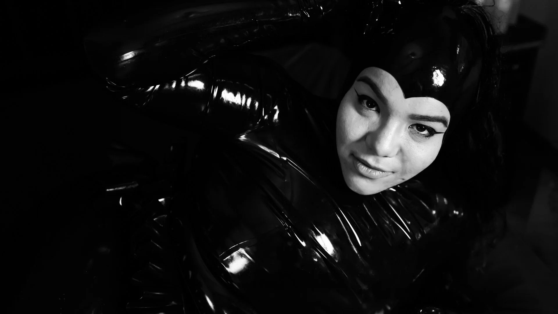 RLE-2022-LATEXWITHRIOBEN (41).jpg