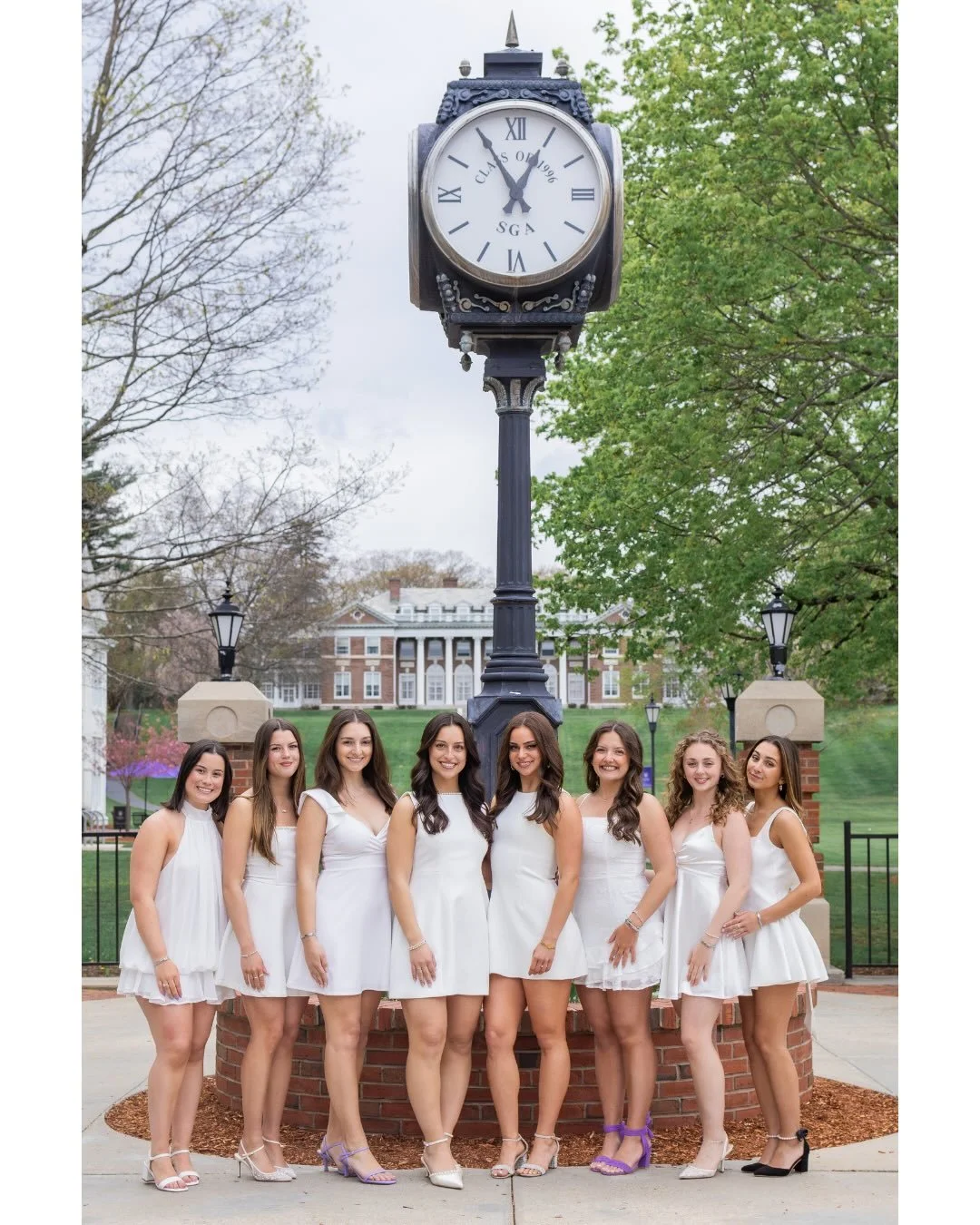 Senior Portraits &mdash; May 2026

Stonehill College Part 2!!
#seniorportraits #graduationportraits #collegegraduates #portraitphotography #seniorportraitsession