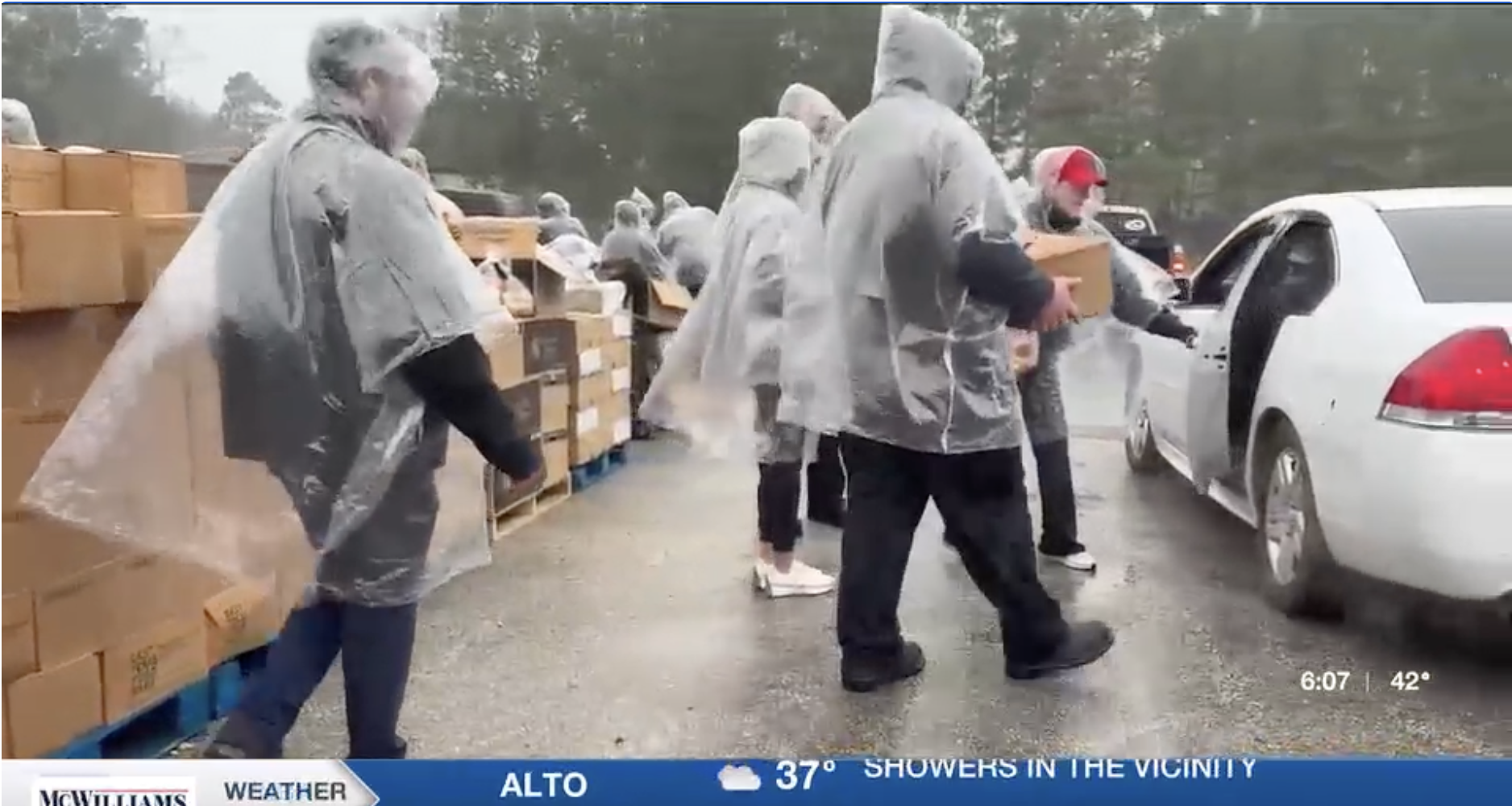 Volunteers Serve 1000 Families at East Texas Food Bank Event