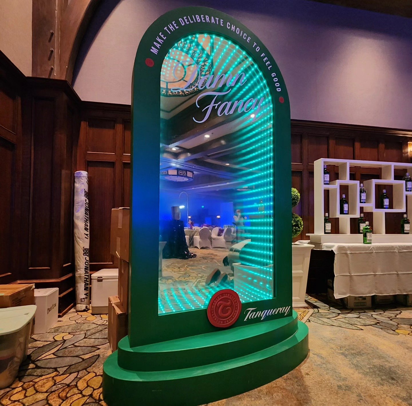 Tanqueray Gin Infinity Mirror Festival Photo Moment