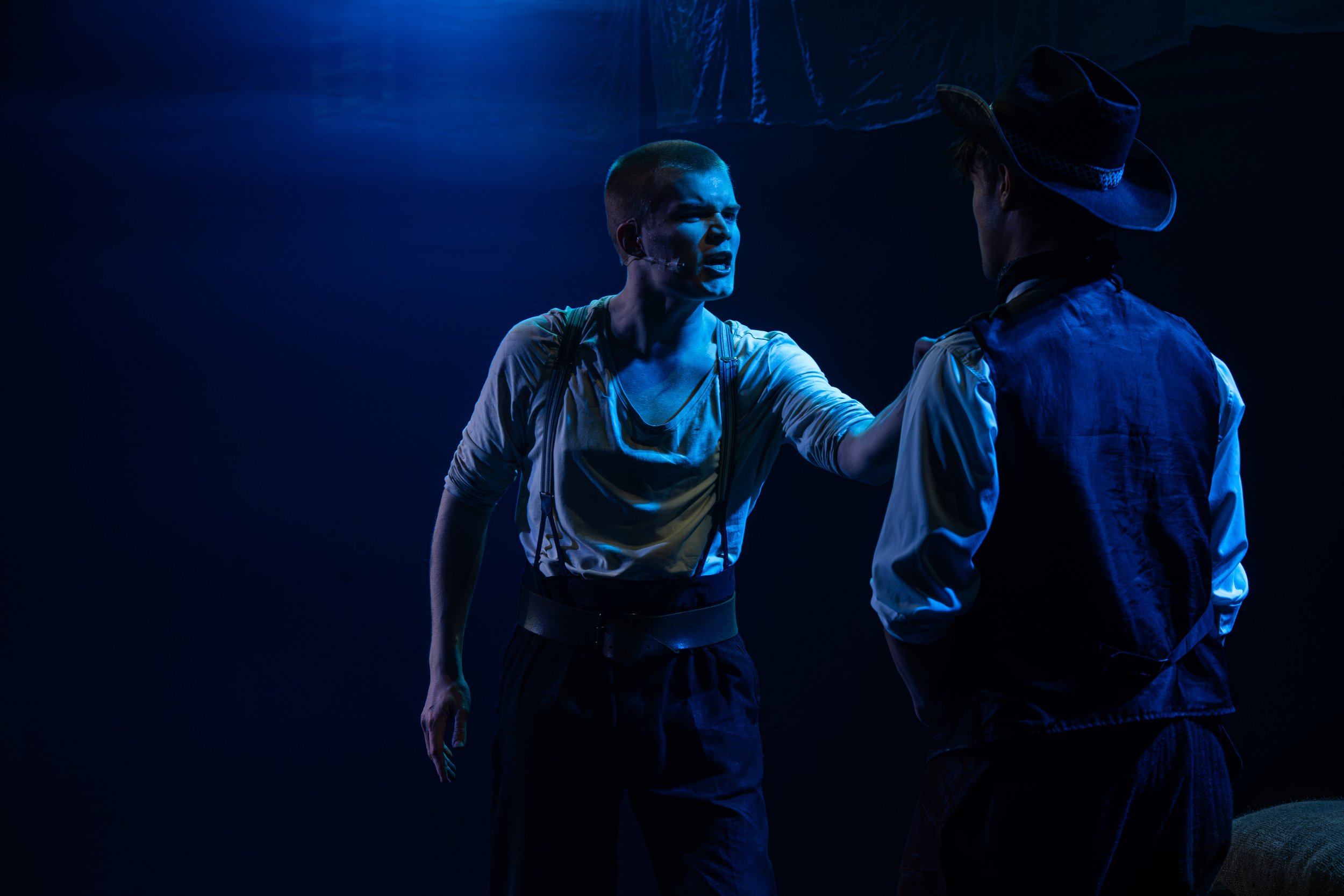 Tring Park Oaklahoma Pt 4 star 2Mb-10.jpg