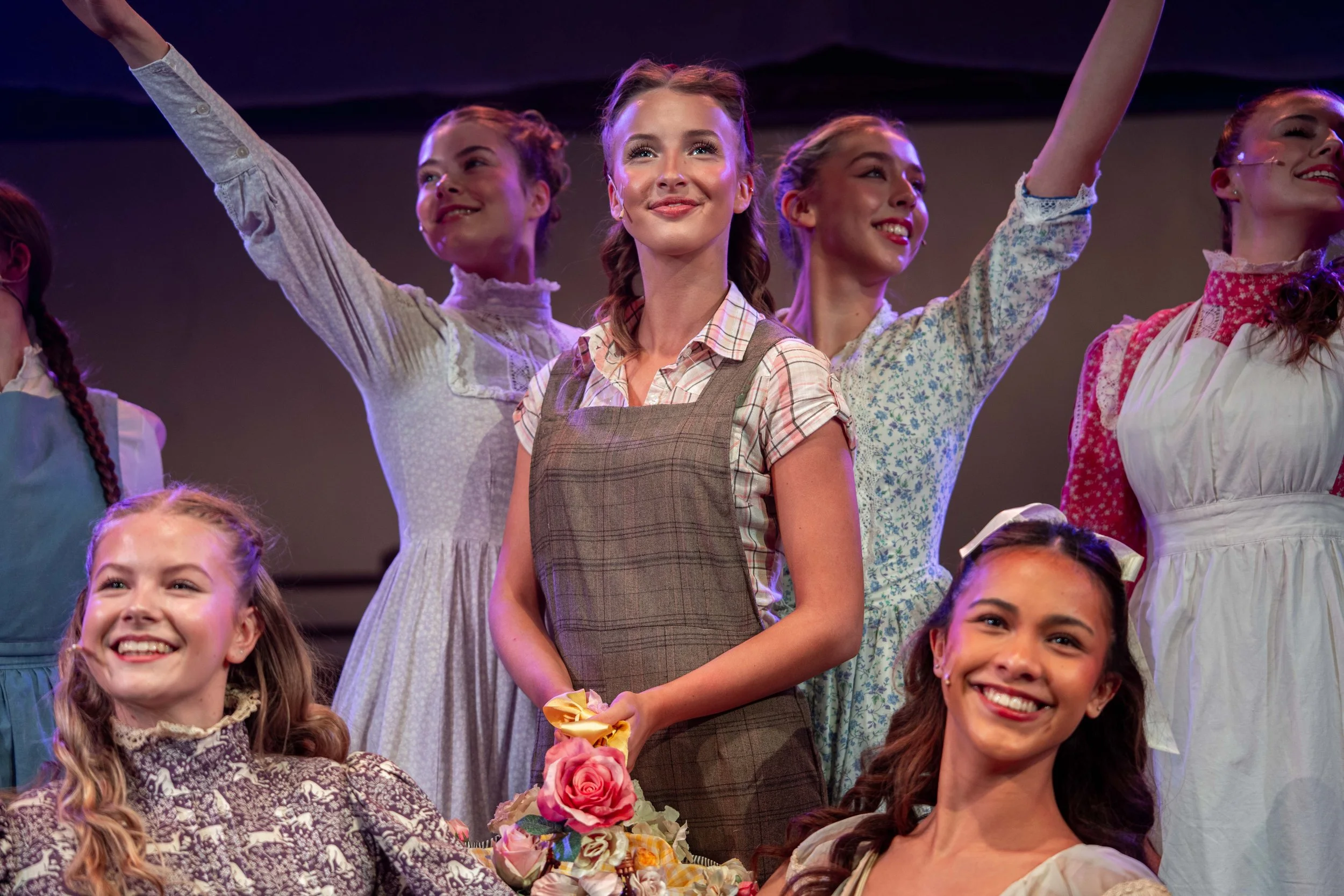 Tring Park Oaklahoma Pt 4 star 2Mb-6.jpg