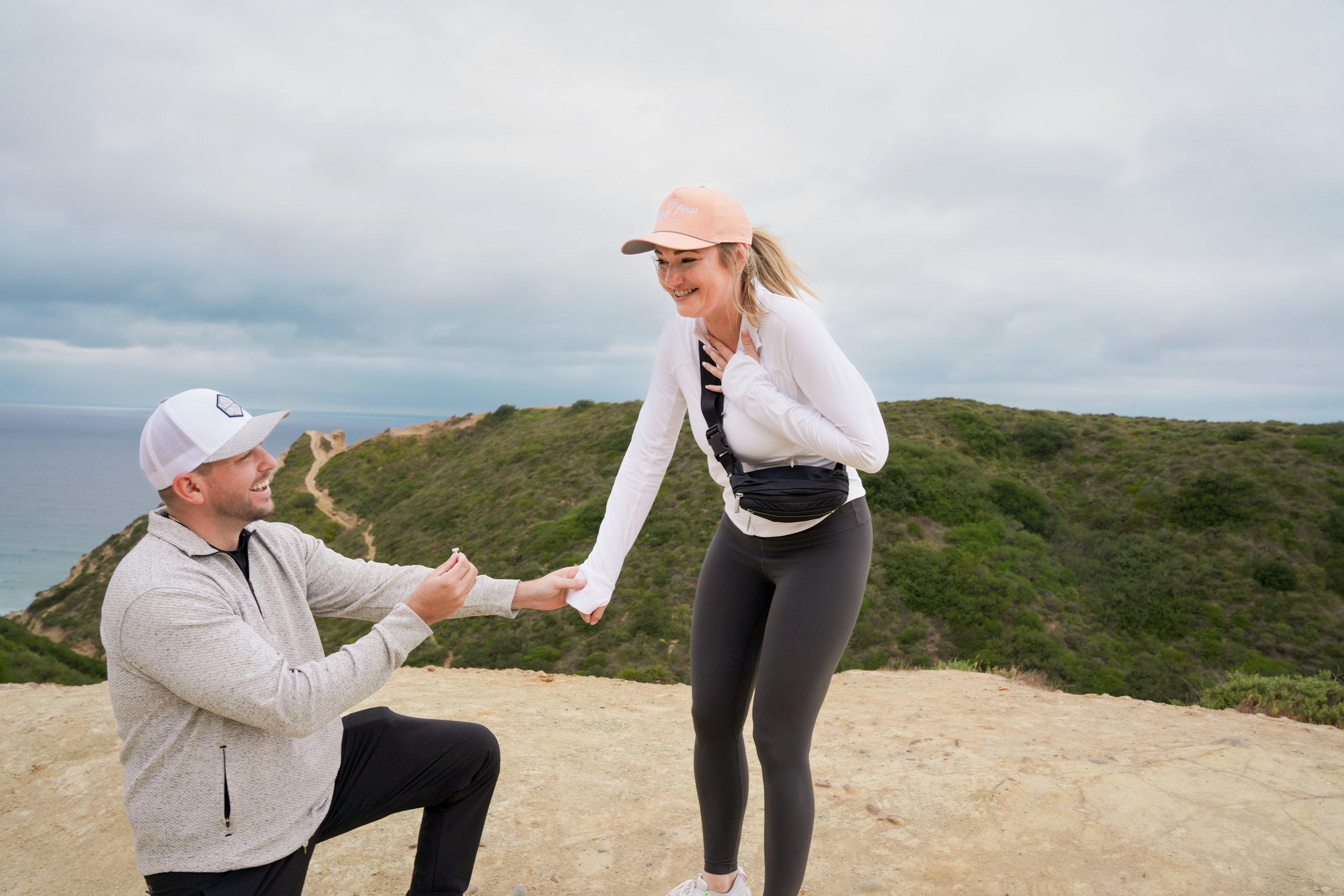 She said yes! 💍 A surprise proposal at Torrey Pines, booked last minute and captured just in time. La Jolla’s golden cliffs, ocean breeze, and pure magic—this moment couldn’t have been more perfect.