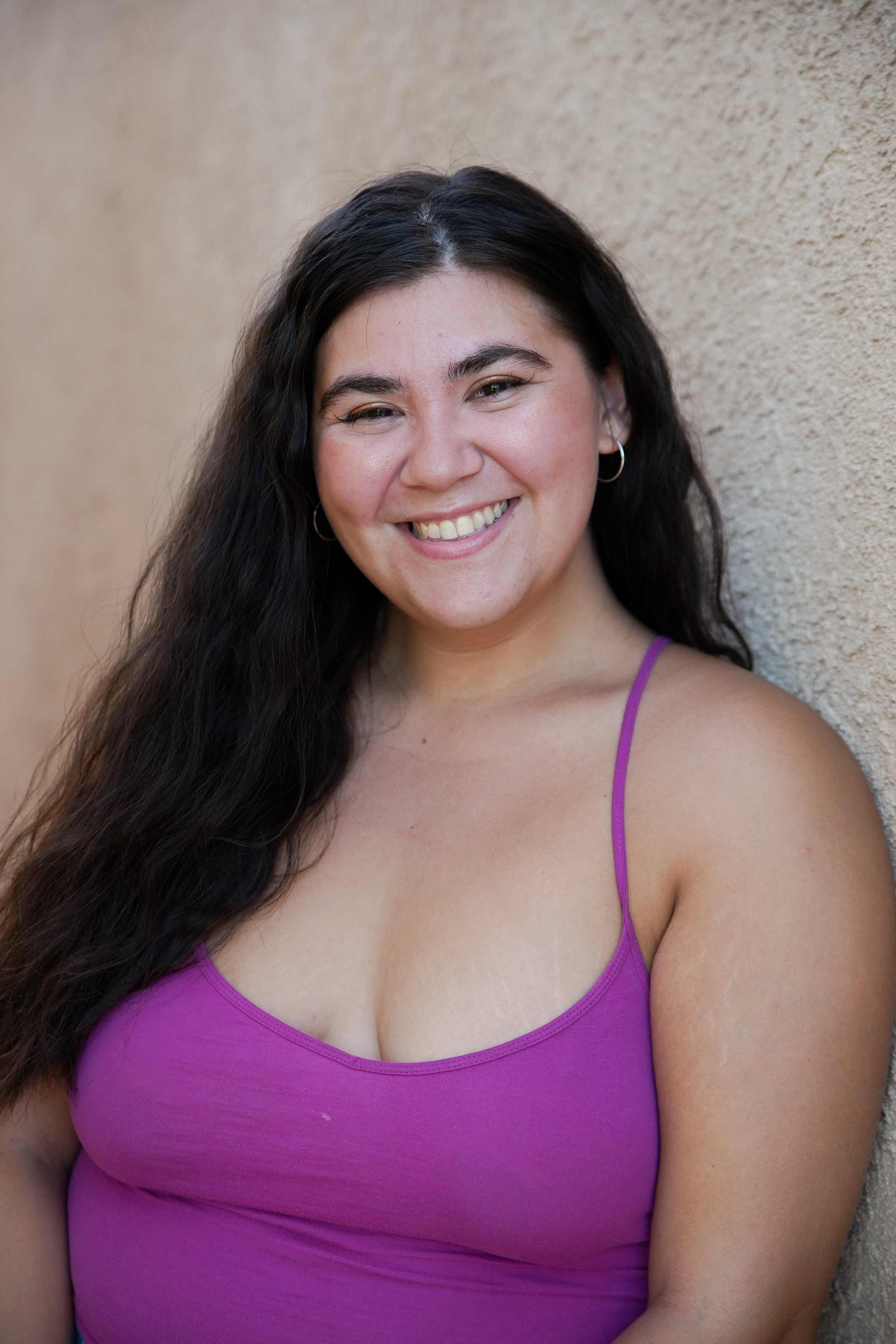 Outdoor headshots in Joshua Tree—natural light, bold backdrops, and confident portraits with a desert vibe.