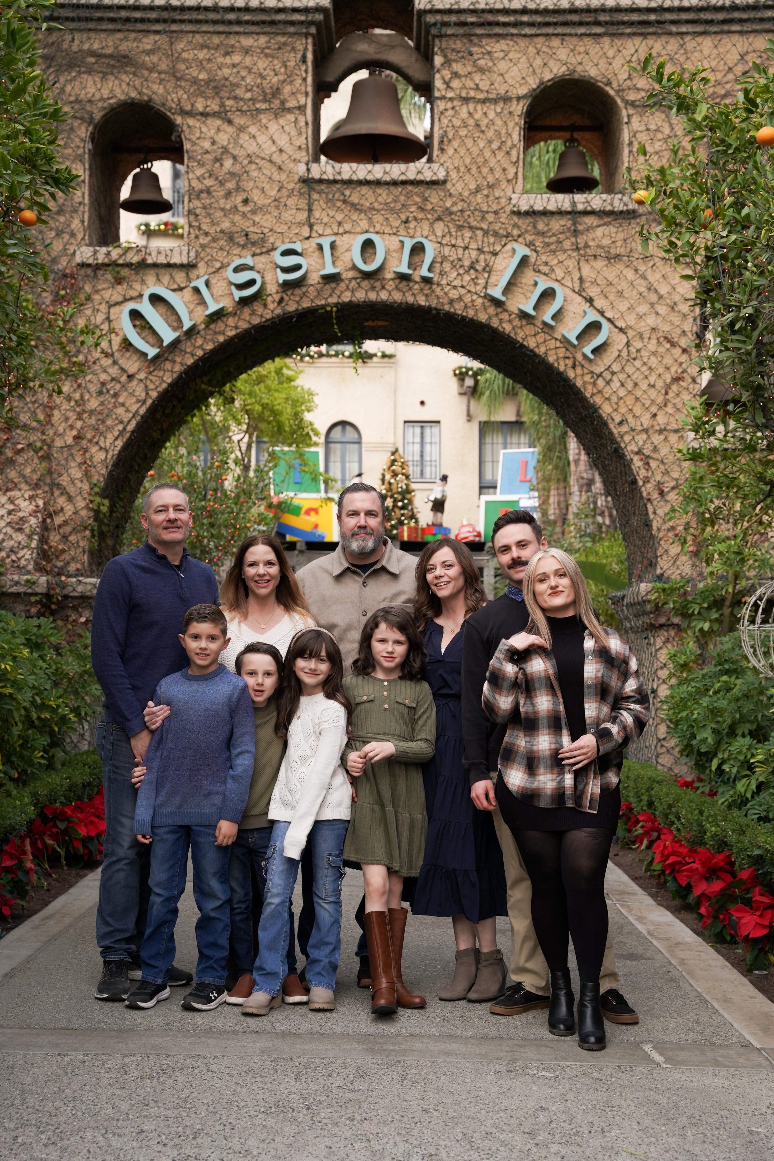 A heartfelt family session at the Mission Inn in Riverside, capturing new memories, laughter, and holiday traditions. The festive lights and historic charm made it the perfect setting for timeless holiday family photography in Riverside.