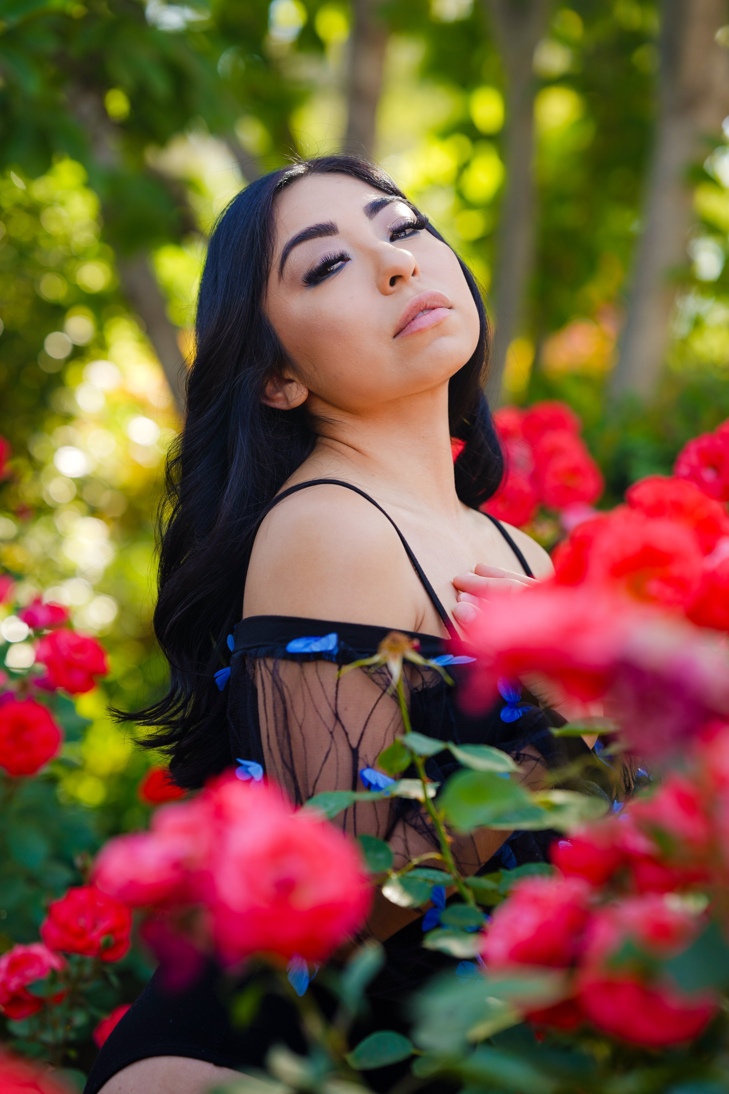 Found the cutest rose-filled spot this spring at Prospect Park in Redlands—so you know we had to shoot it! This sweet portrait photography session was full of color, charm, and golden light. Perfect for dreamy spring portraits in Redlands.