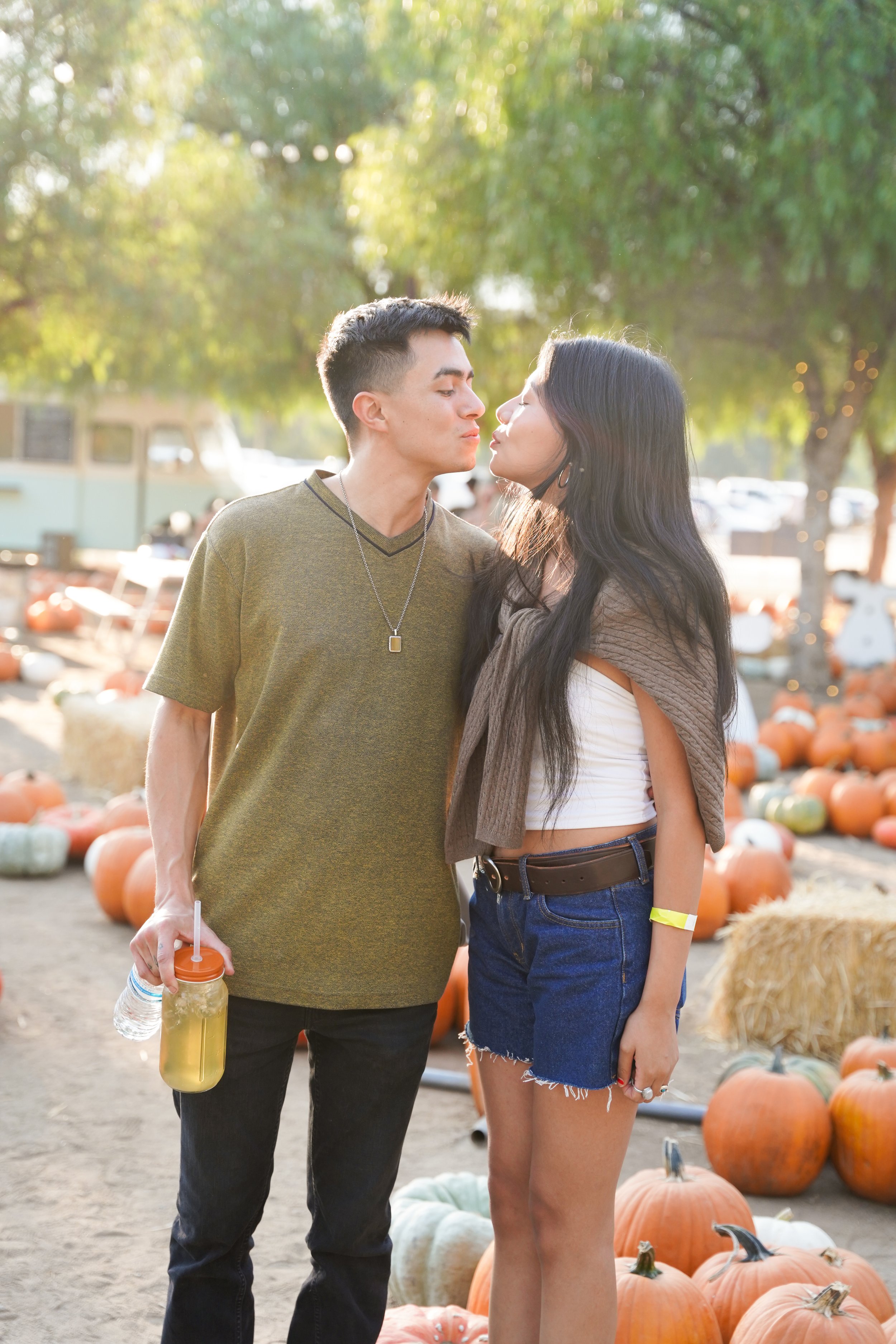 Love in full bloom at the pumpkin patch in Temecula! This cozy couples portrait session captured sweet moments, autumn colors, and seasonal charm—perfect for celebrating love in Southern California’s fall sunshine.