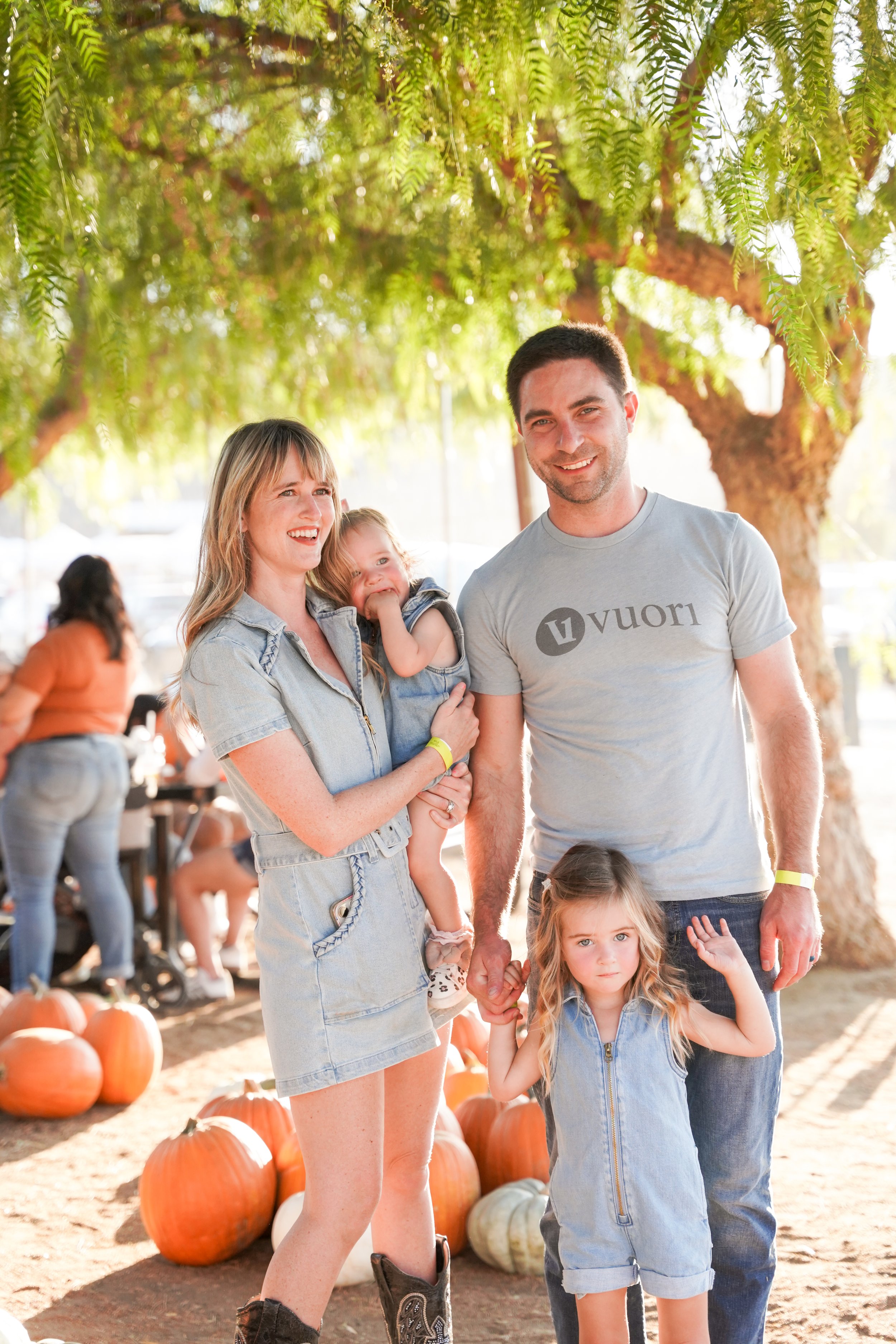 Fall family photos at the pumpkin patch in Temecula, CA! This seasonal photoshoot captured joyful moments with the kids, surrounded by pumpkins, golden light, and rustic charm—perfect for updating family portraits and celebrating autumn in SoCal.