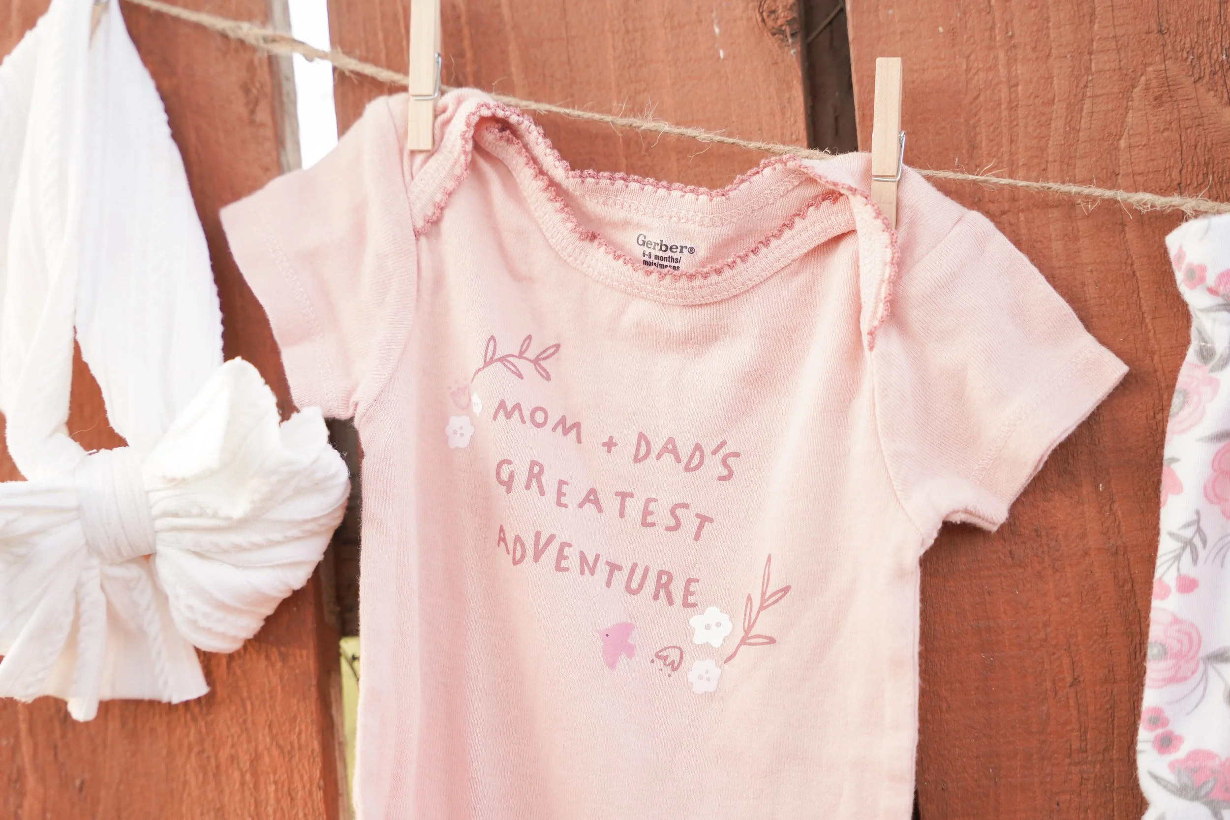 Beautiful moments from a heartfelt baby shower in La Mesa, San Diego. Captured with our Milestone Photography Package — perfect for maternity sessions, baby showers, and every celebration in between.