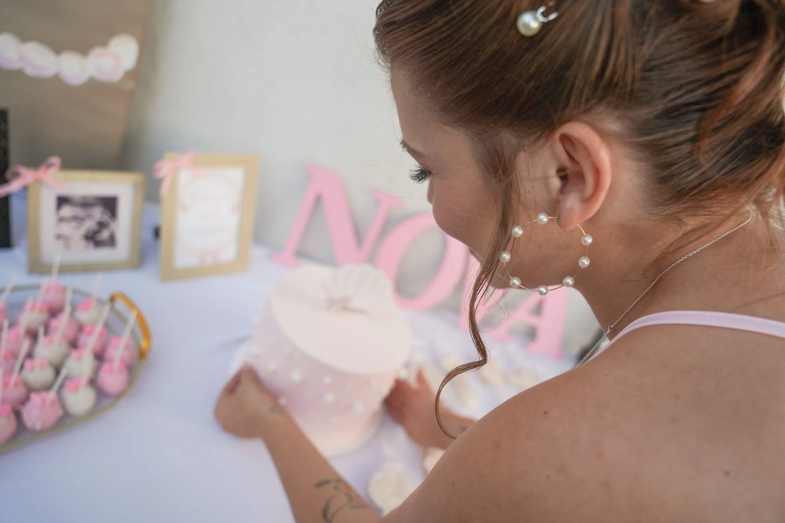 Beautiful moments from a heartfelt baby shower in La Mesa, San Diego. Captured with our Milestone Photography Package — perfect for maternity sessions, baby showers, and every celebration in between.