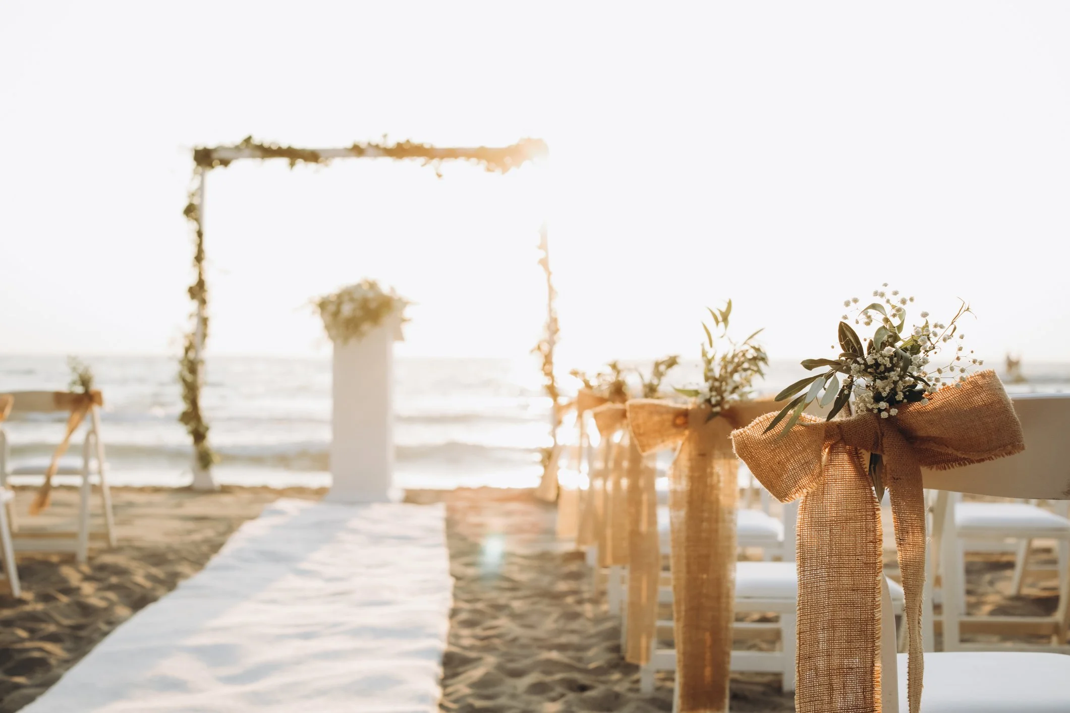 La Jolla is calling 💍✨ Now booking engagements, proposals & weddings in our new hometown — with a limited-time move-in promotion. Let’s capture your love by the sea.