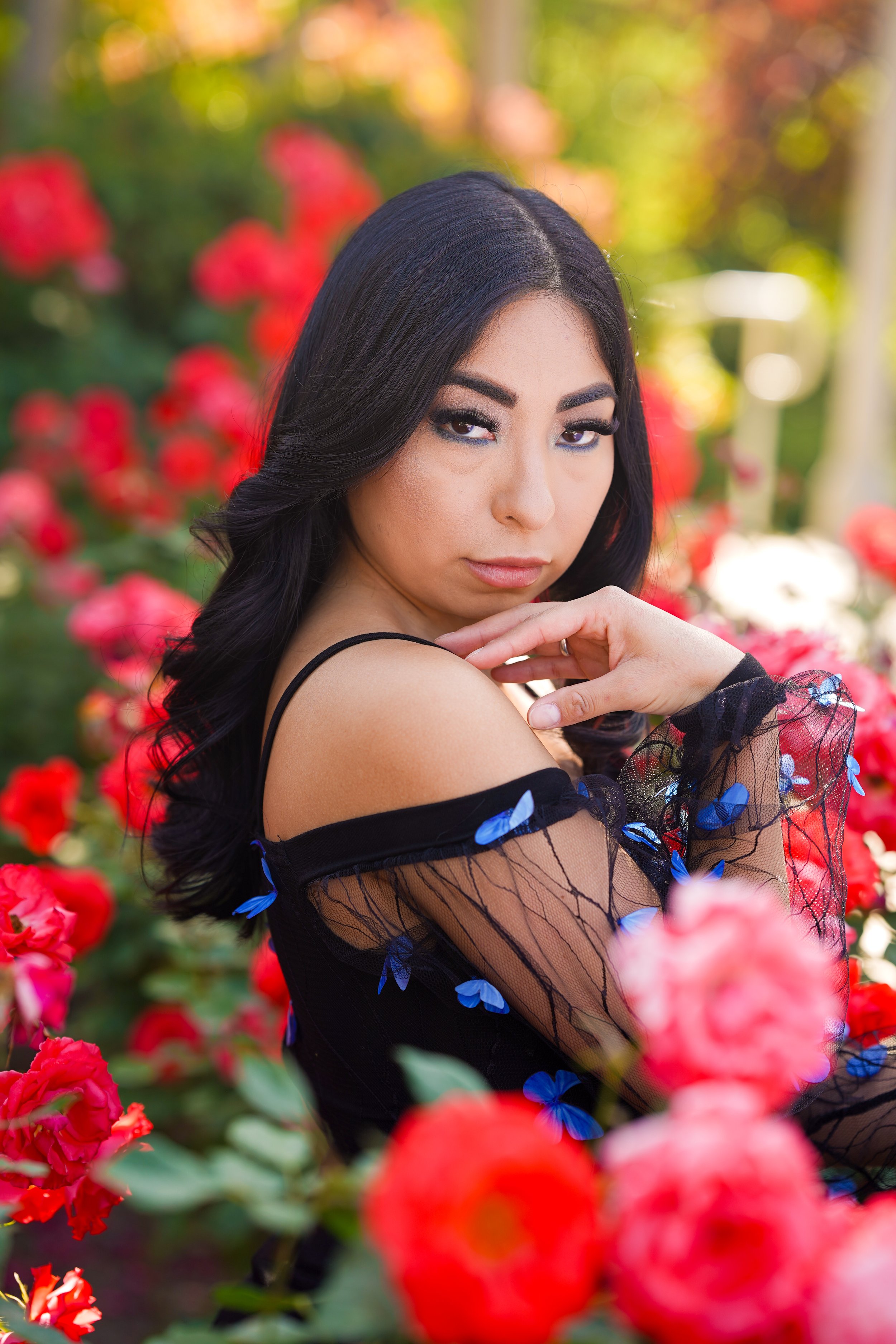 Found the cutest rose-filled spot this spring at Prospect Park in Redlands—so you know we had to shoot it! This sweet portrait photography session was full of color, charm, and golden light. Perfect for dreamy spring portraits in Redlands.