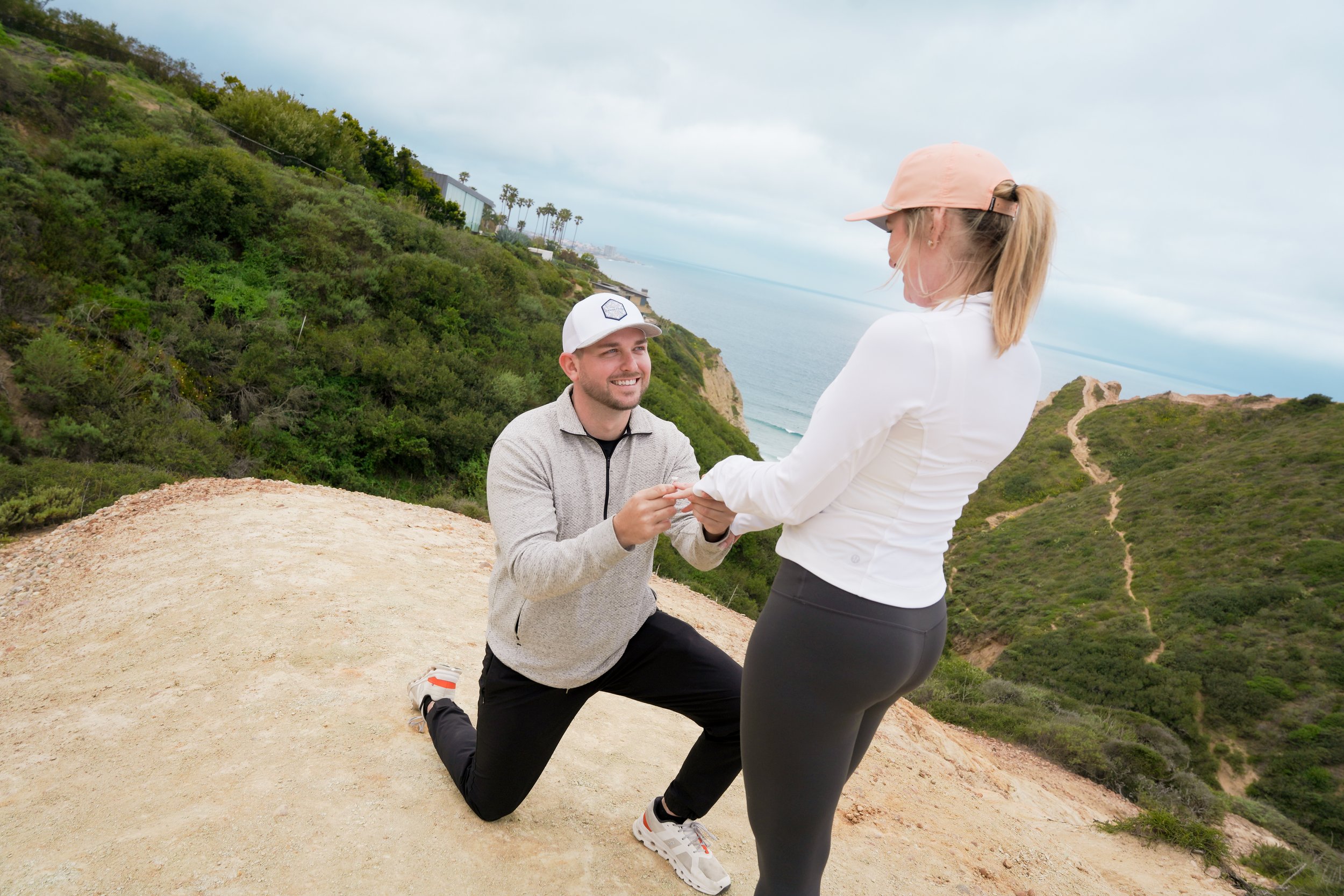 She said yes! 💍 A surprise proposal at Torrey Pines, booked last minute and captured just in time. La Jolla’s golden cliffs, ocean breeze, and pure magic—this moment couldn’t have been more perfect.