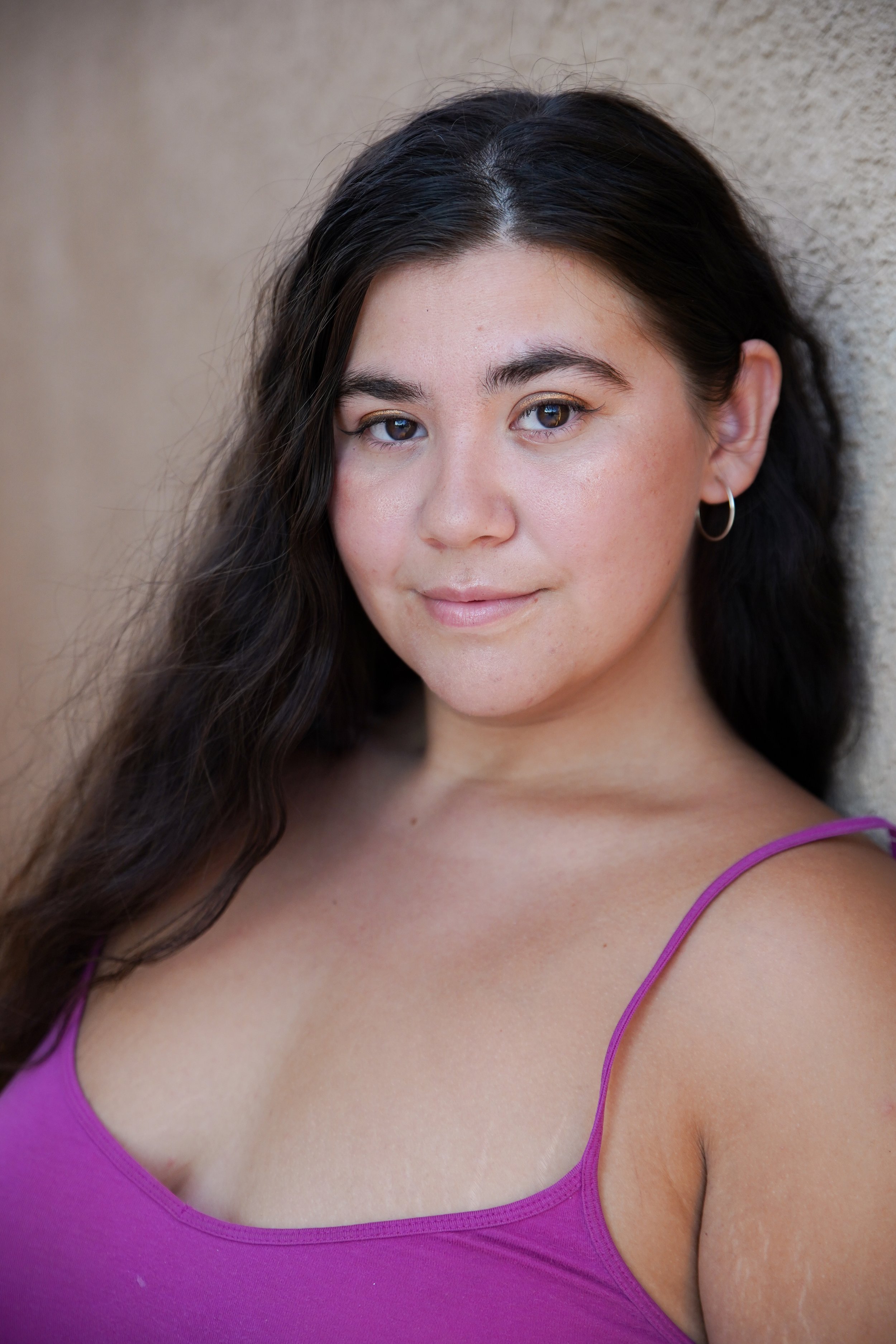 Outdoor headshots in Joshua Tree—natural light, bold backdrops, and confident portraits with a desert vibe.