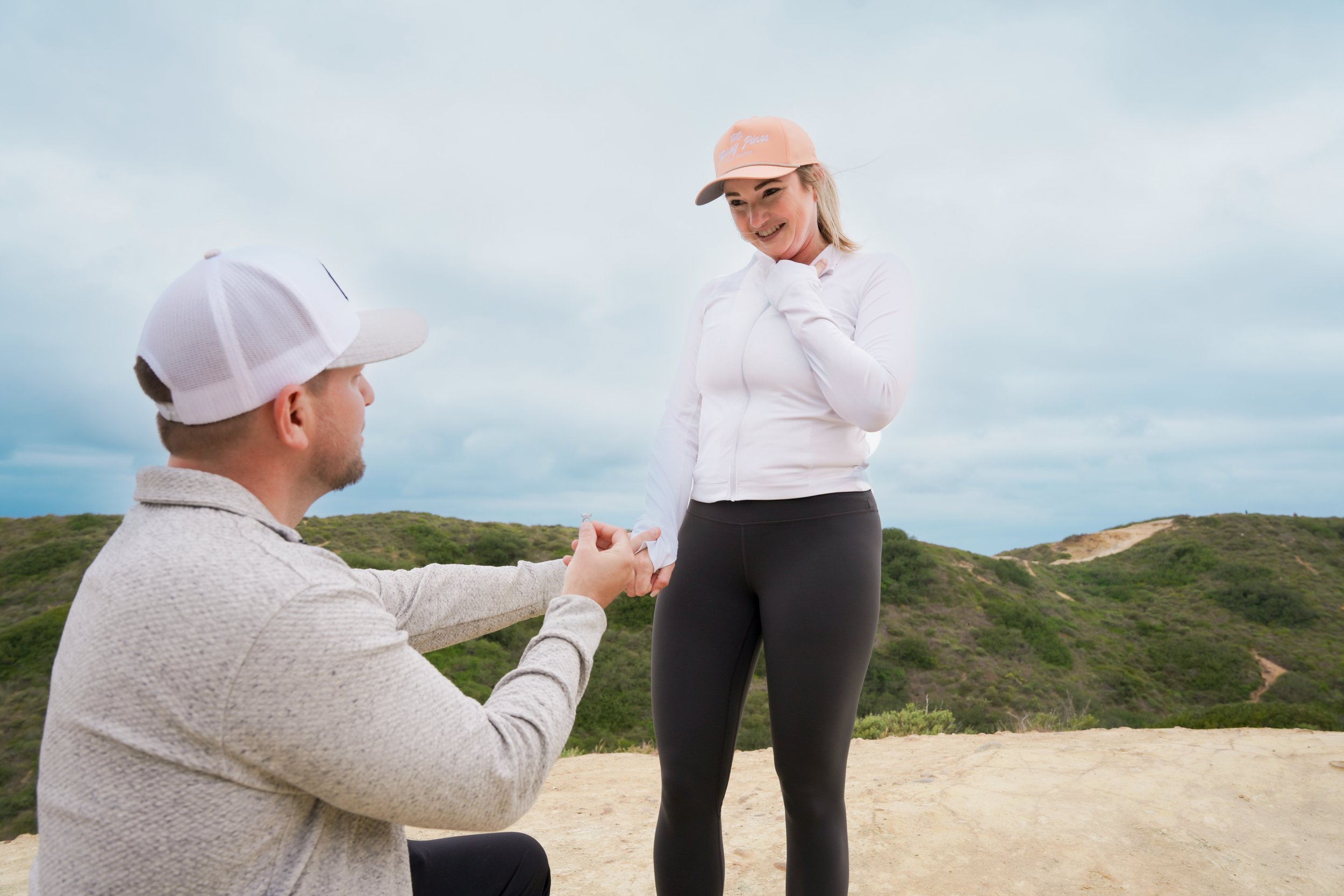 She said yes! 💍 A surprise proposal at Torrey Pines, booked last minute and captured just in time. La Jolla’s golden cliffs, ocean breeze, and pure magic—this moment couldn’t have been more perfect.