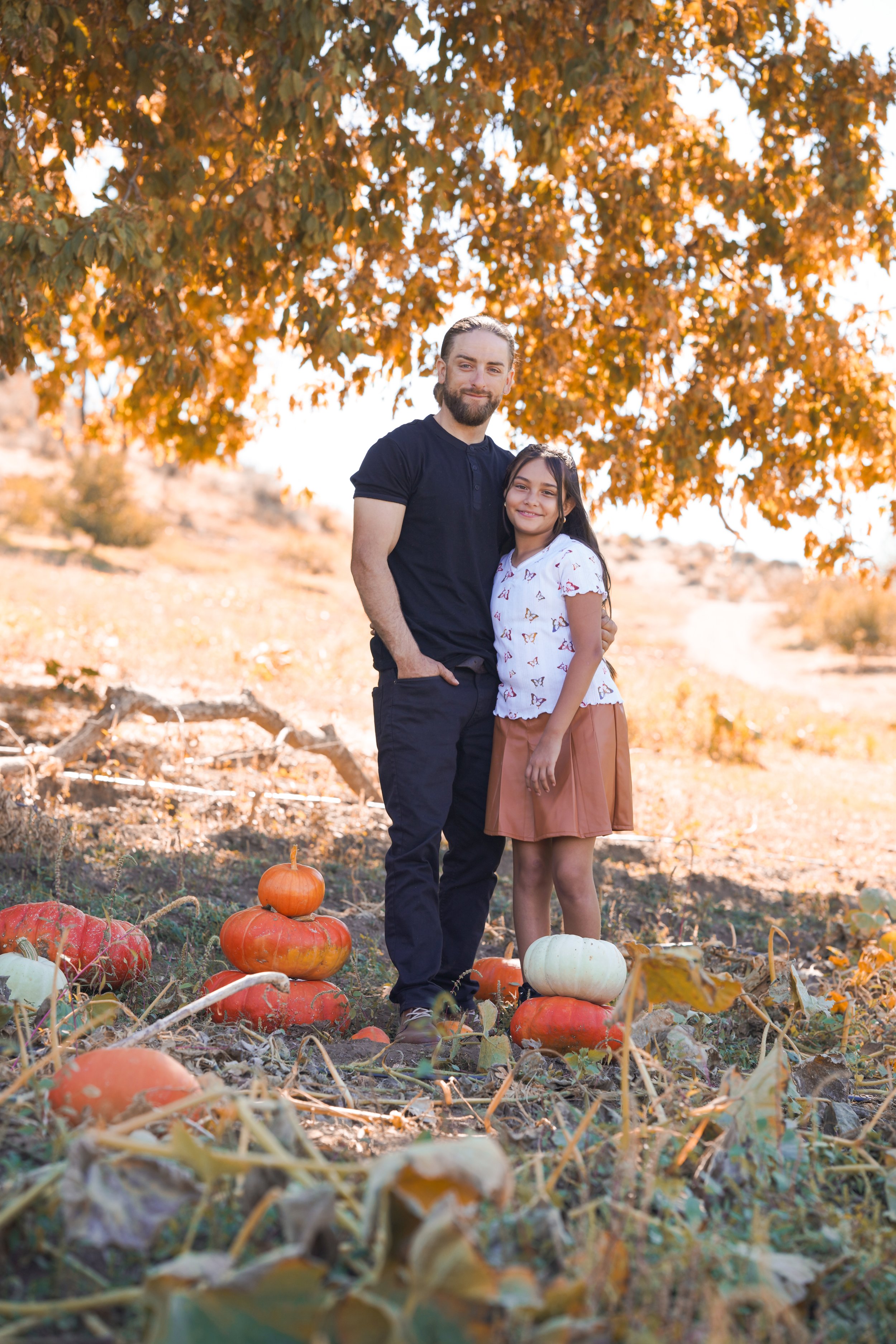 Family and children photography in Oak Glen, Yucaipa—blowing out the background to beautifully highlight your little ones. Soft light, pure joy, and heartfelt moments captured with focus on what matters most.