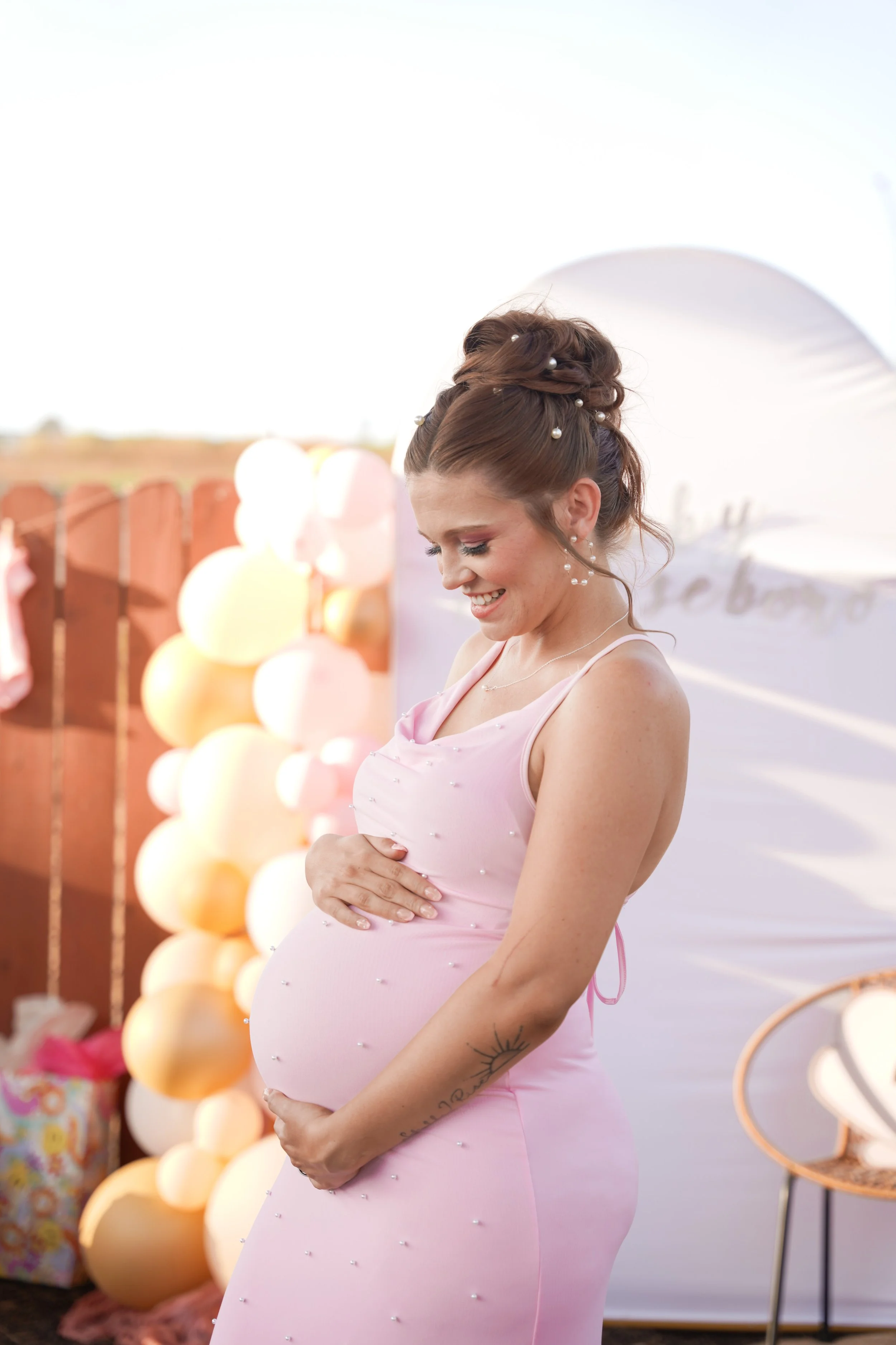 Celebrating motherhood, love, and new beginnings. We had the honor of capturing a beautiful baby shower and maternity photoshoot in La Mesa, San Diego — from heartfelt moments with family to the radiant glow of a mama-to-be stepping into her next cha
