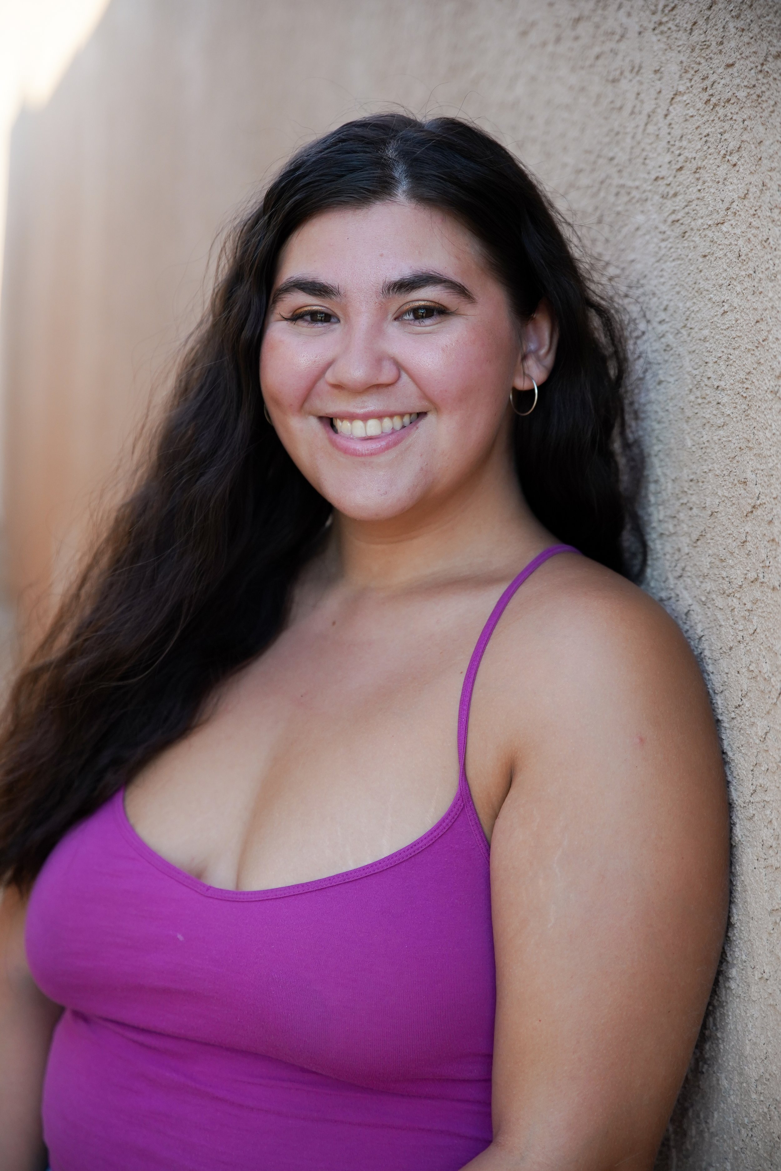 Outdoor headshots in Joshua Tree—natural light, bold backdrops, and confident portraits with a desert vibe.