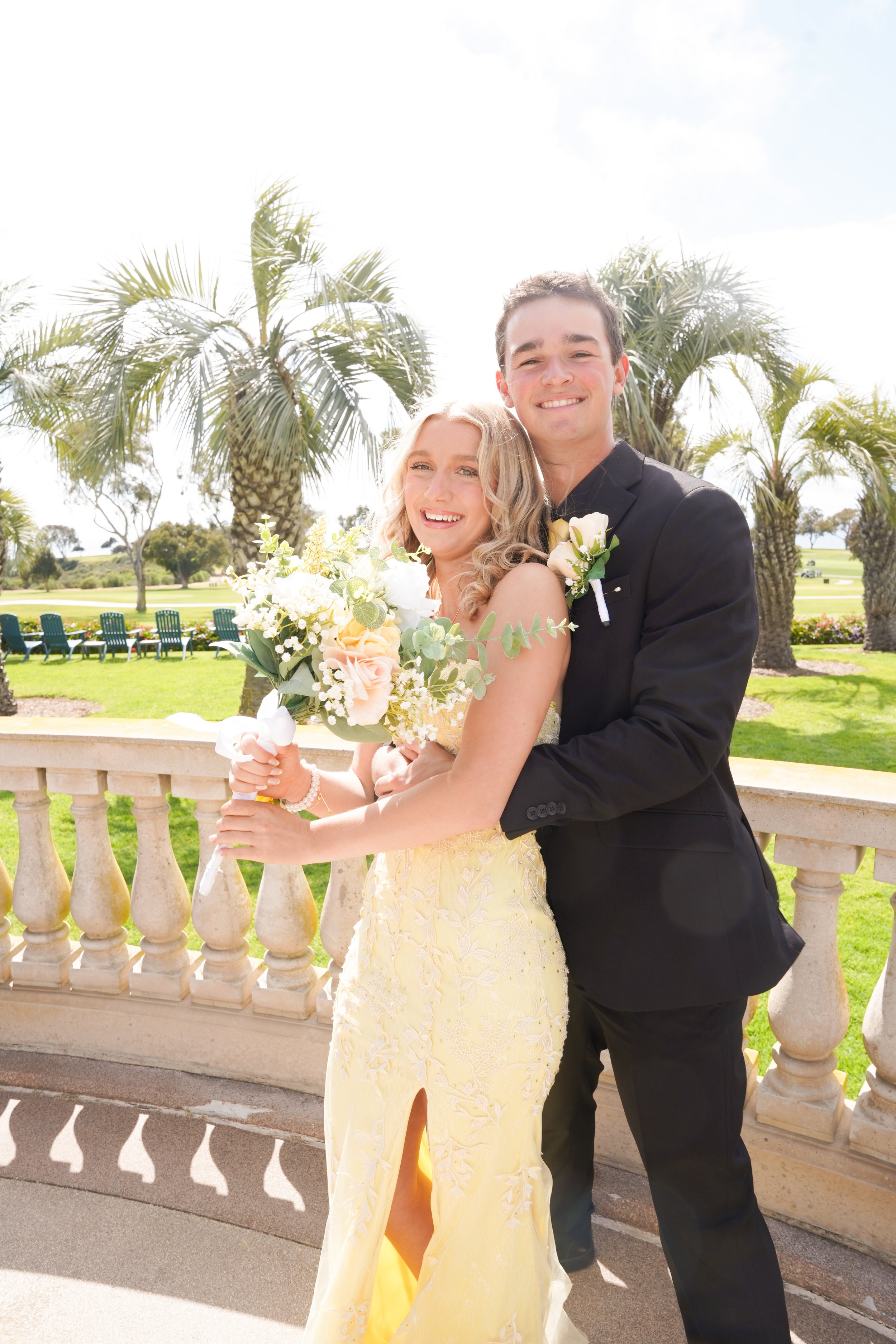 Couples prom portraits captured in beautiful La Jolla, San Diego—celebrating young love, unforgettable memories, and the start of a new chapter. This coastal prom photography session highlights the magic of milestone moments and picture-perfect views