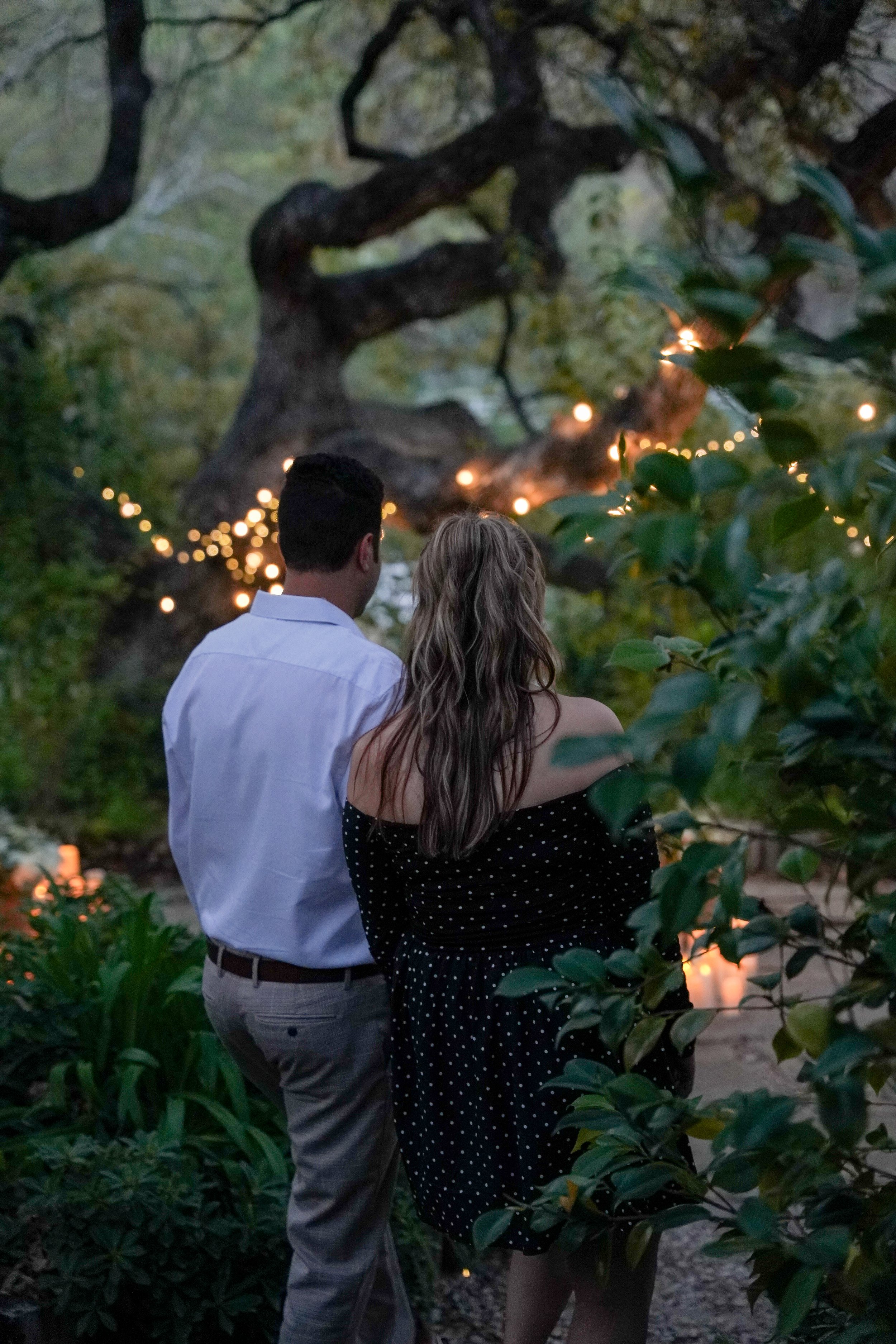 Surprise proposal photoshoot in Temecula, California featuring romantic estate views and candid engagement photography. Perfect for couples planning a private and unforgettable “Will you marry me?” moment.