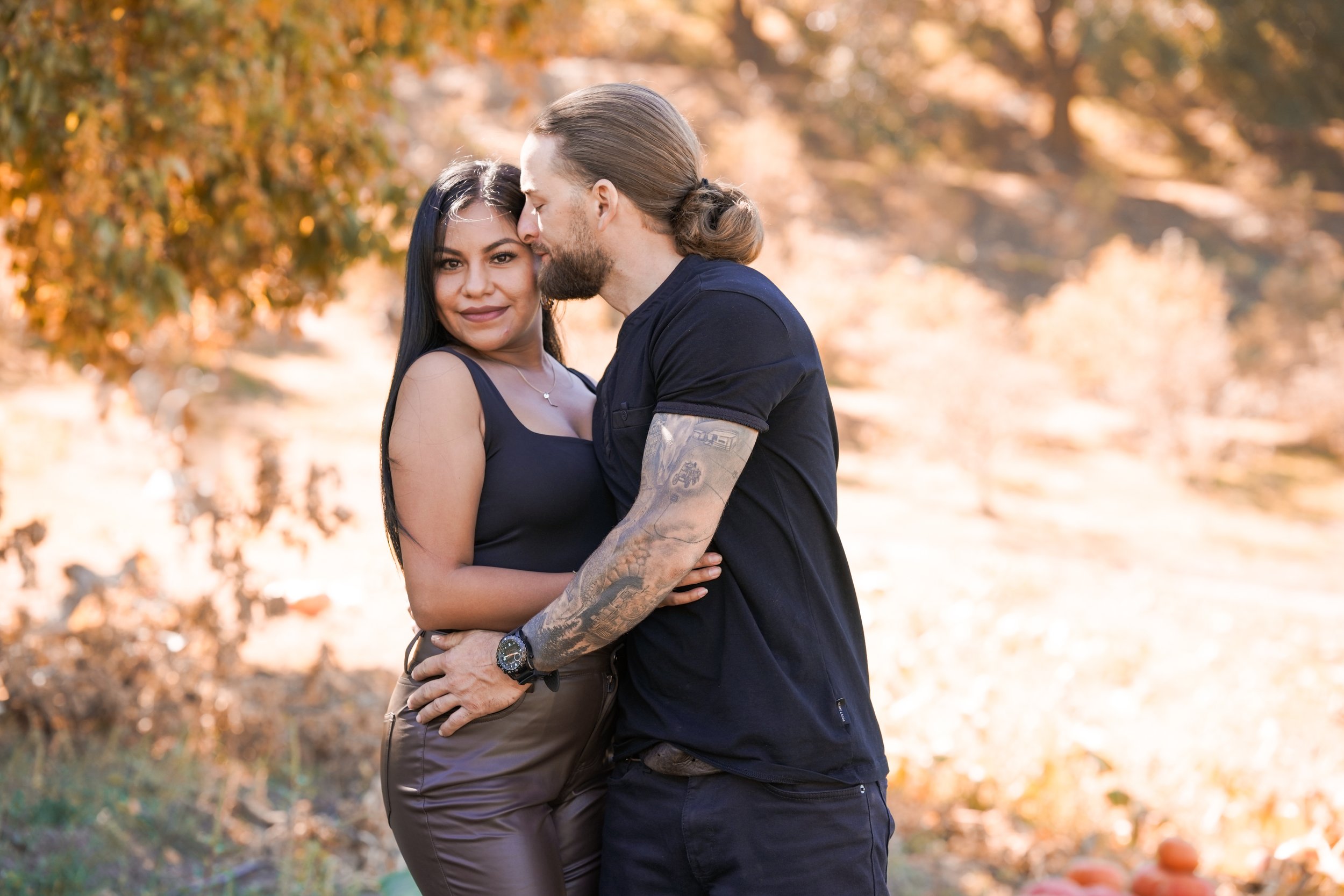A fun-filled day at the farms in Oak Glen, picking out the perfect pumpkin and making new family memories. The crisp air and autumn vibes made it ideal for heartfelt Oak Glen family photography.