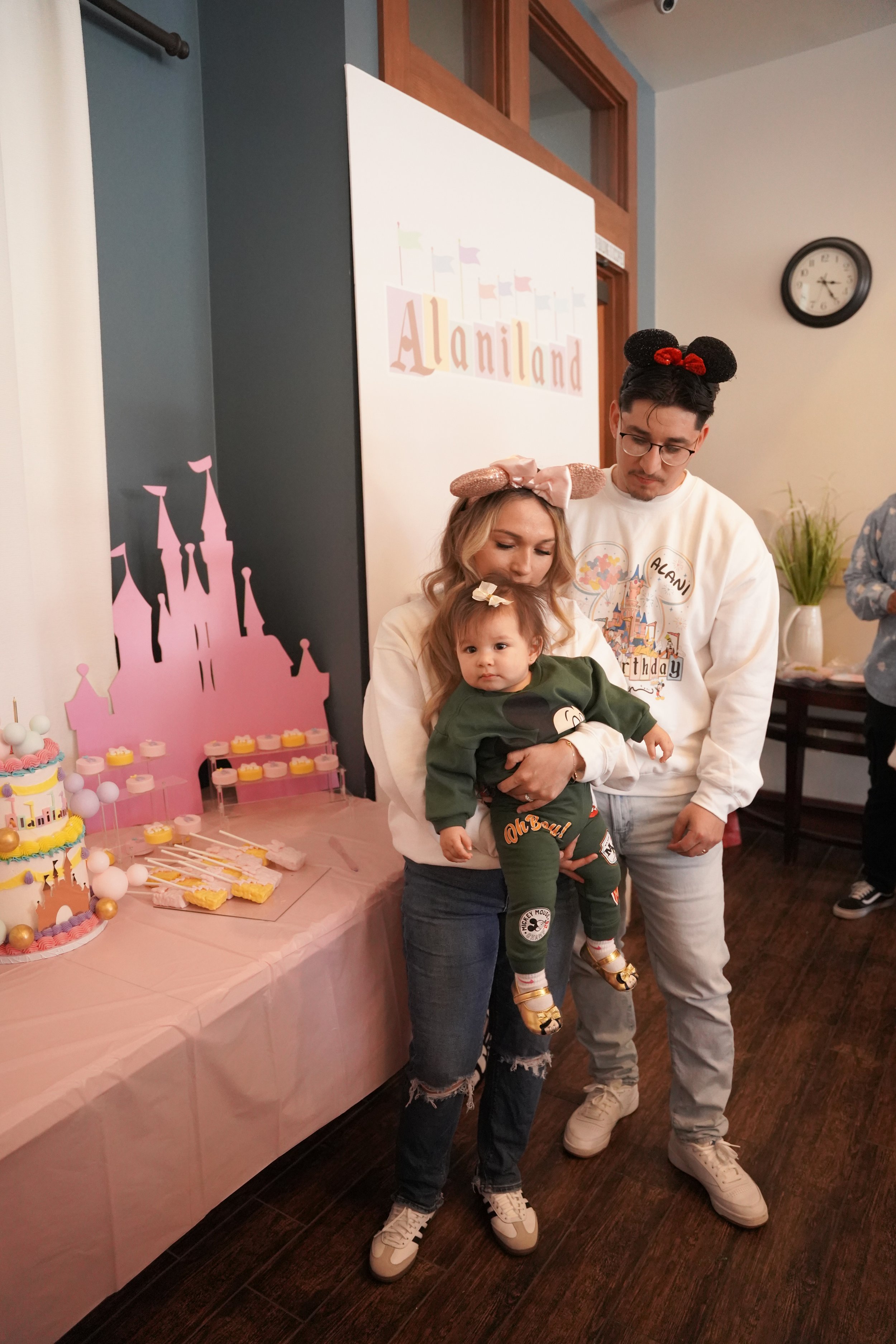 Celebrating baby’s first birthday with sweet newborn photography and a small event in Riverside, CA—capturing giggles, cake smashes, and the love that made year one unforgettable.