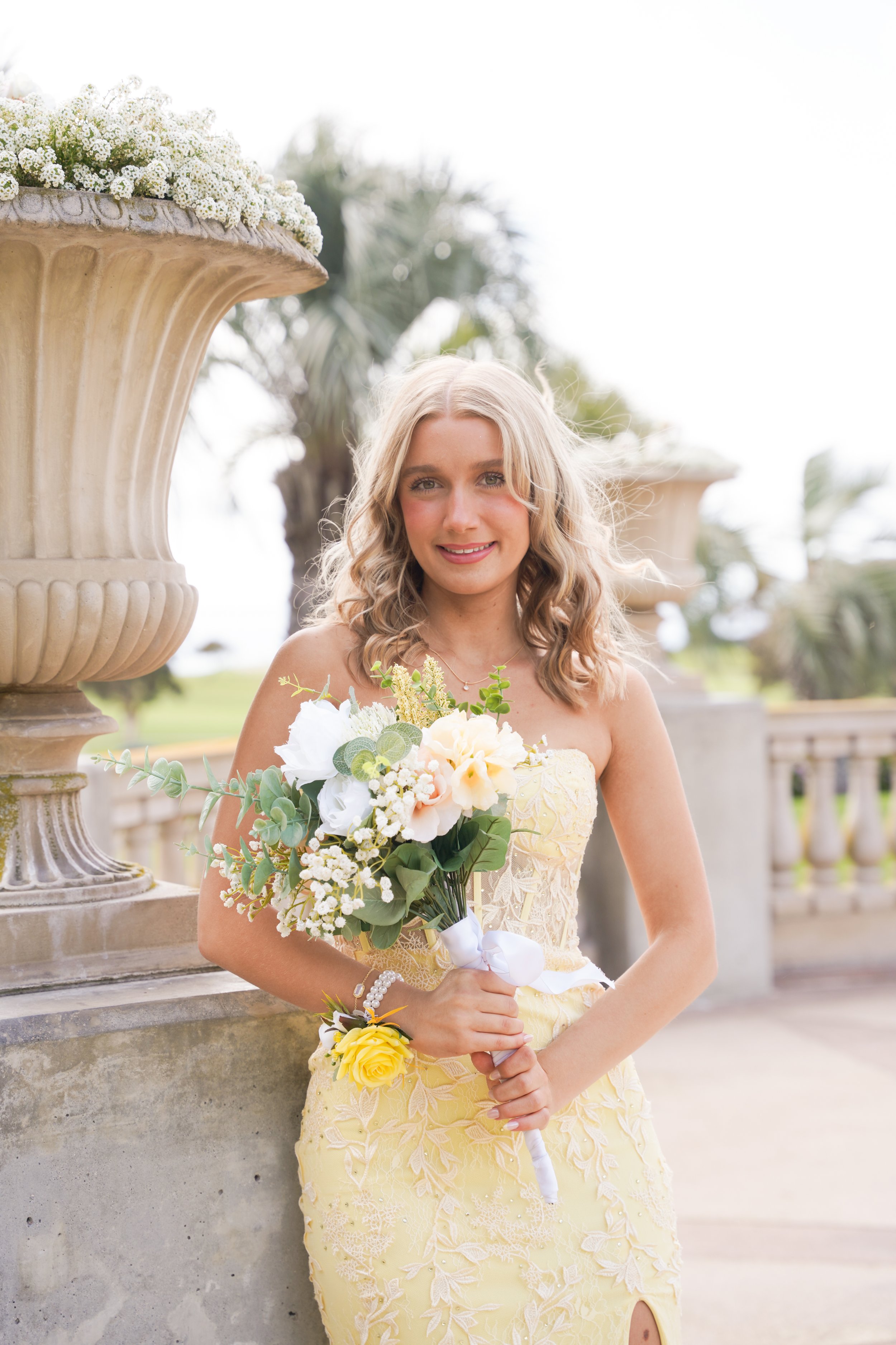 A group of friends, dressed to the nines and ready to make memories that last a lifetime—this prom photography session in La Jolla, San Diego captured all the laughter, style, and joy of a night they’ll never forget.