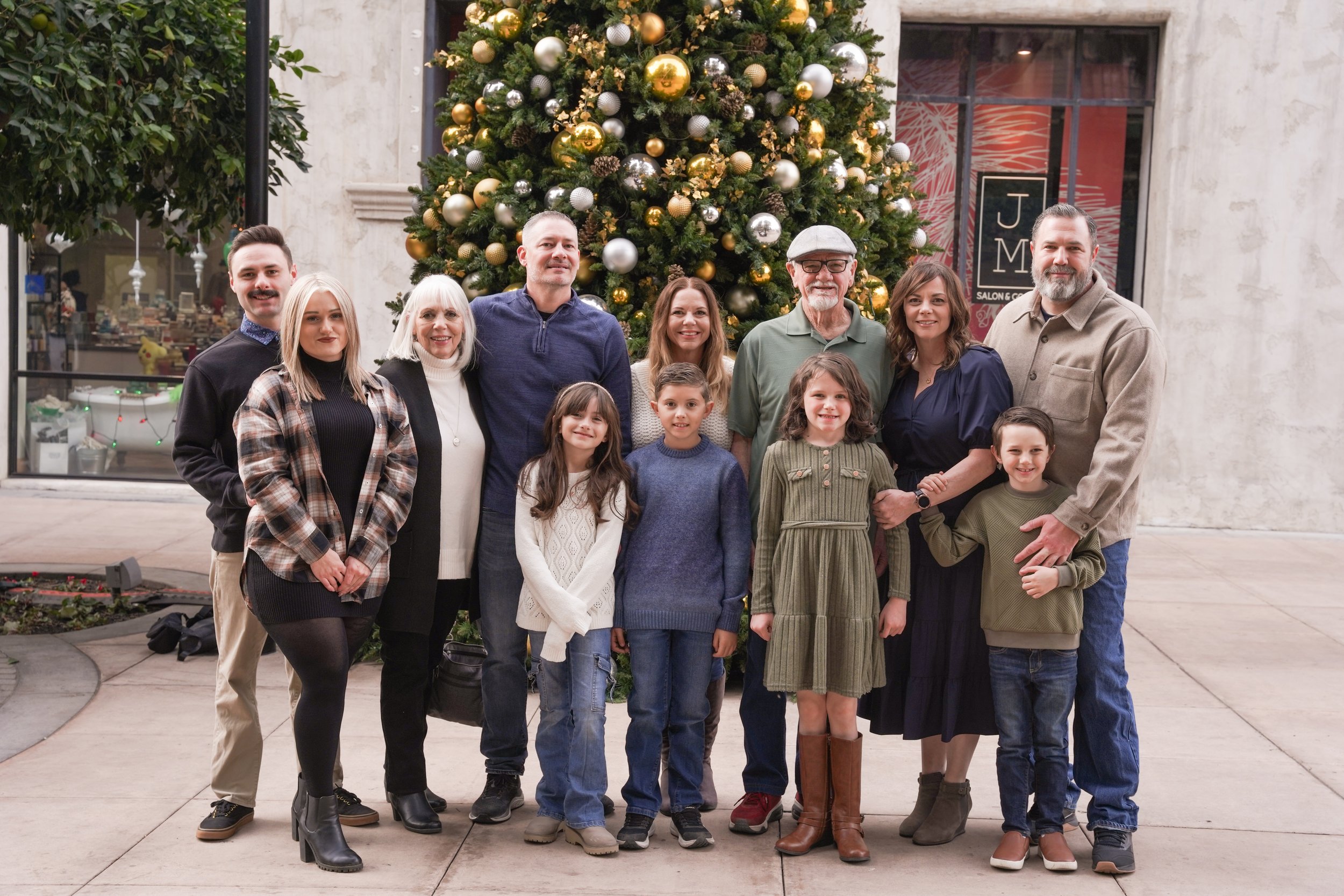 A heartfelt family session at the Mission Inn in Riverside, capturing new memories, laughter, and holiday traditions. The festive lights and historic charm made it the perfect setting for timeless holiday family photography in Riverside.