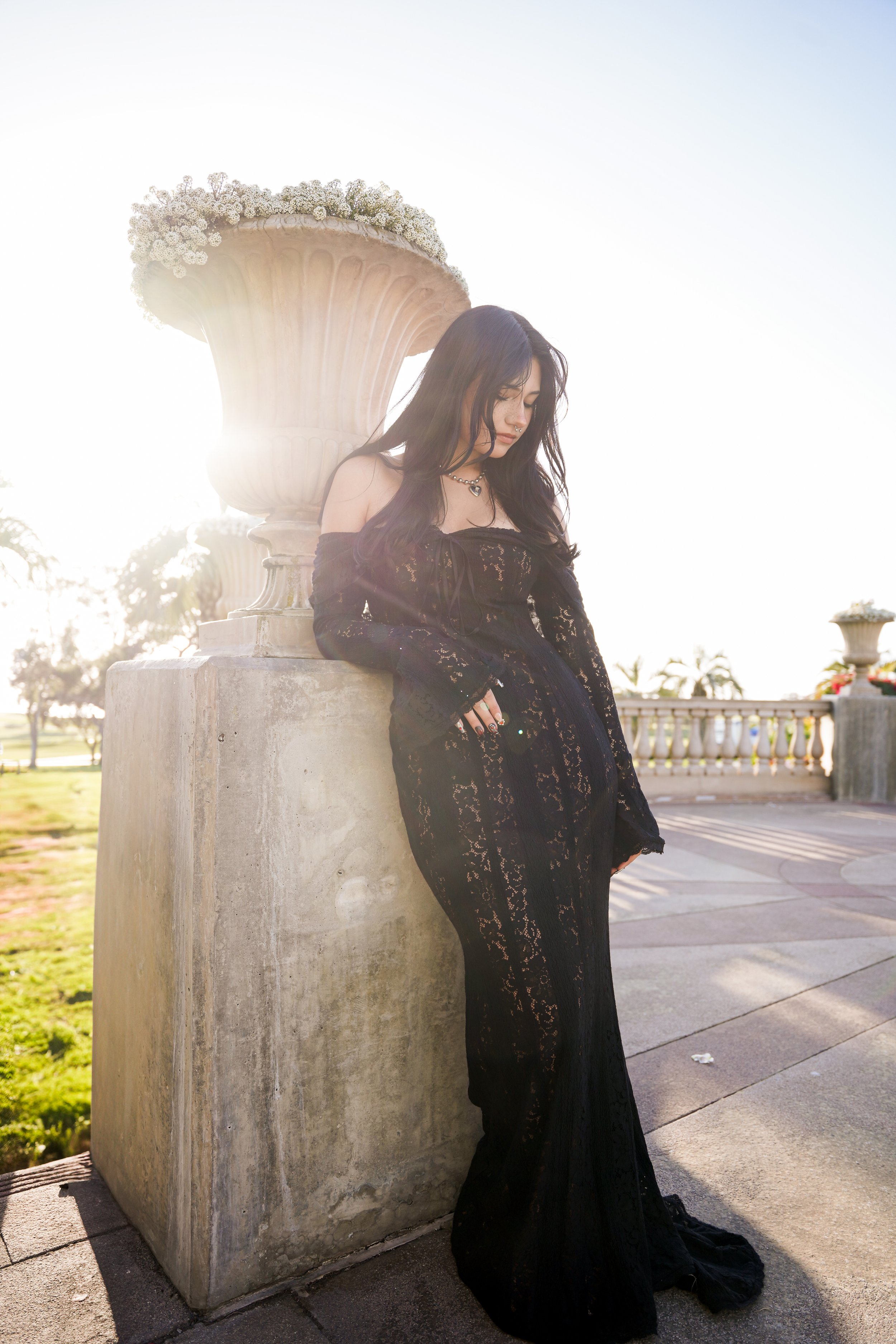 Prom night in La Jolla, San Diego—capturing senior portraits that celebrate individuality, fresh starts, and the unforgettable moments that come with closing one chapter and stepping into the next.