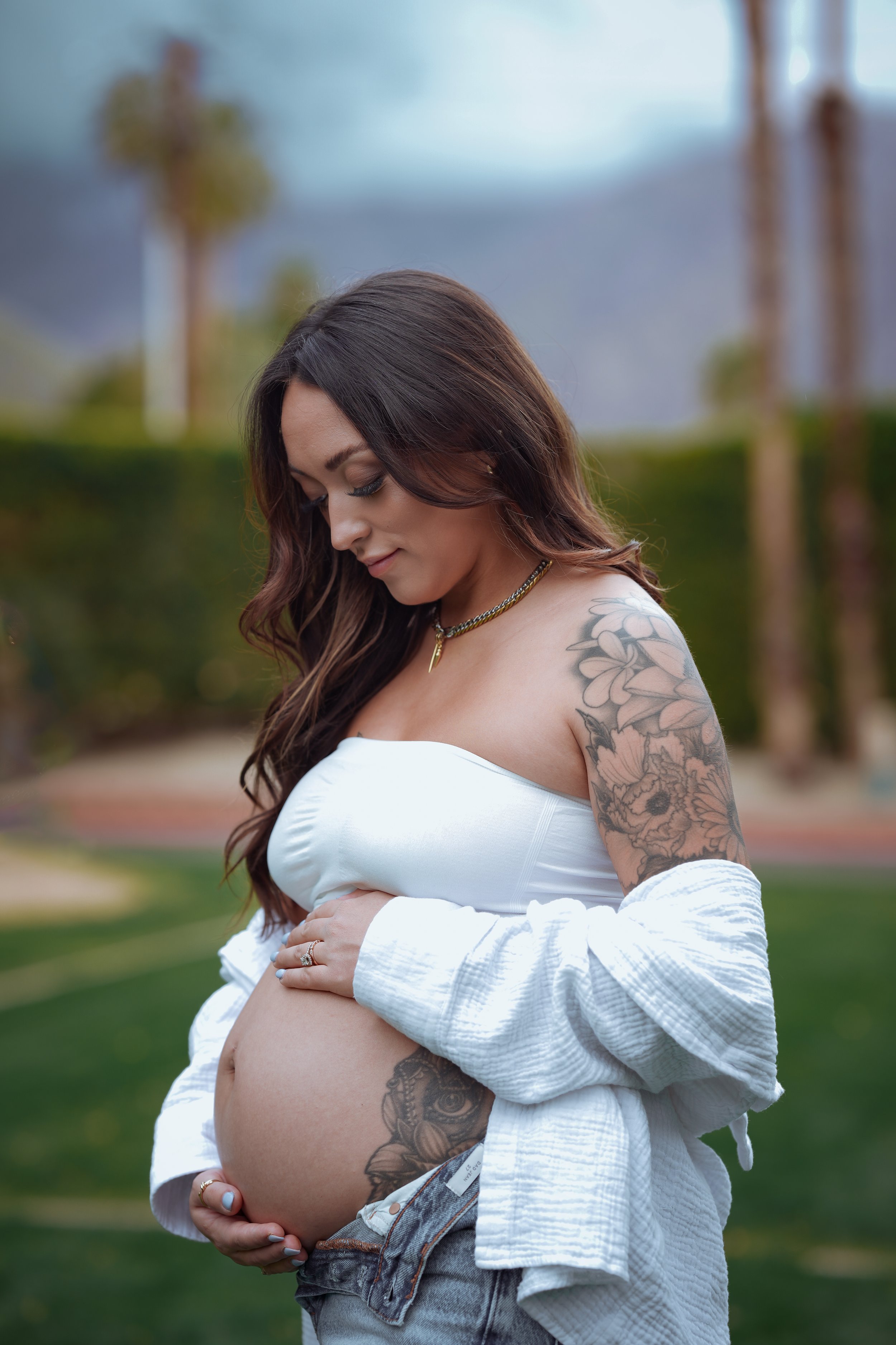 Babymoon photography in Palm Springs—capture dreamy desert moments, golden sunsets, and glowing mamas-to-be.