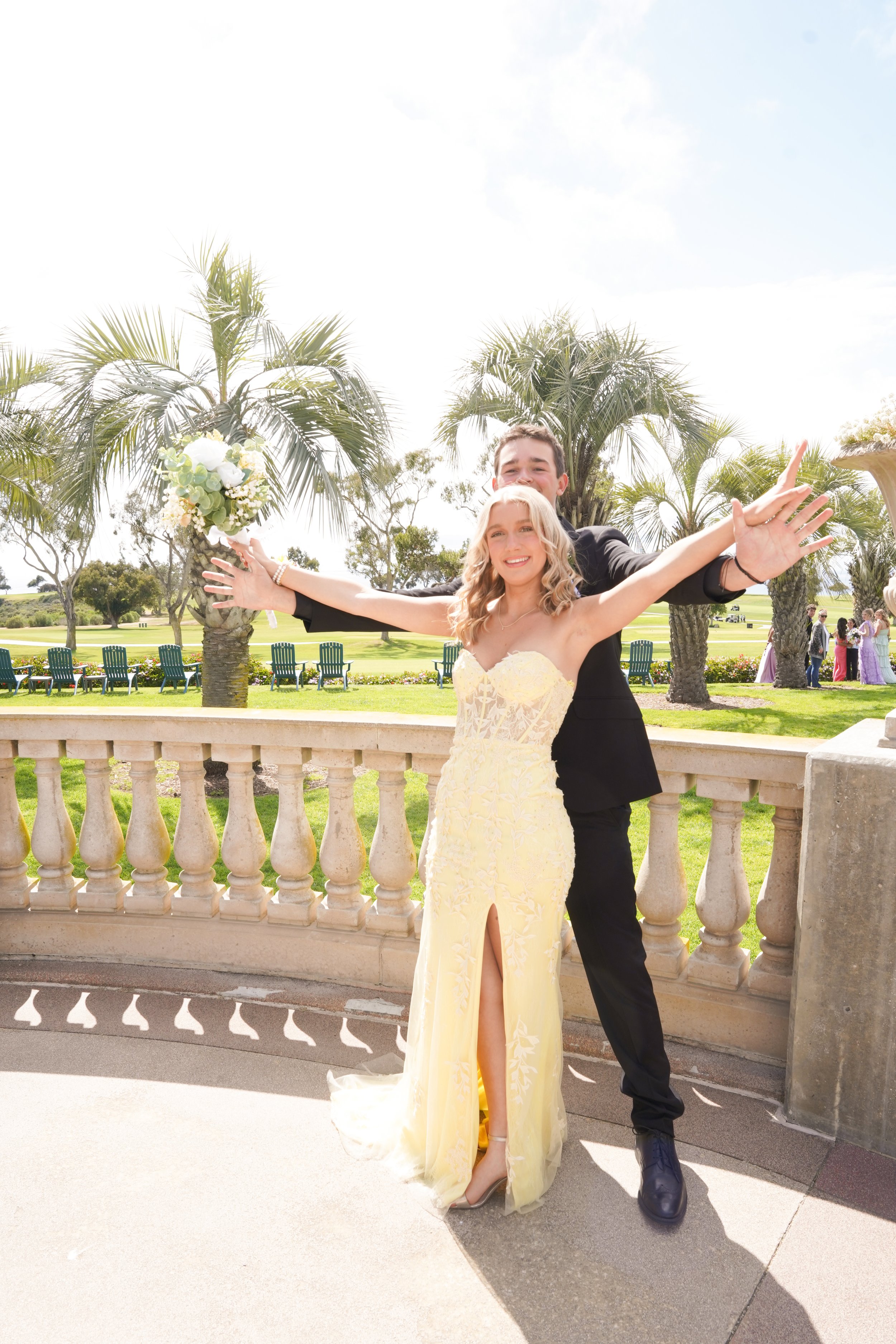 Couples prom portraits captured in beautiful La Jolla, San Diego—celebrating young love, unforgettable memories, and the start of a new chapter. This coastal prom photography session highlights the magic of milestone moments and picture-perfect views