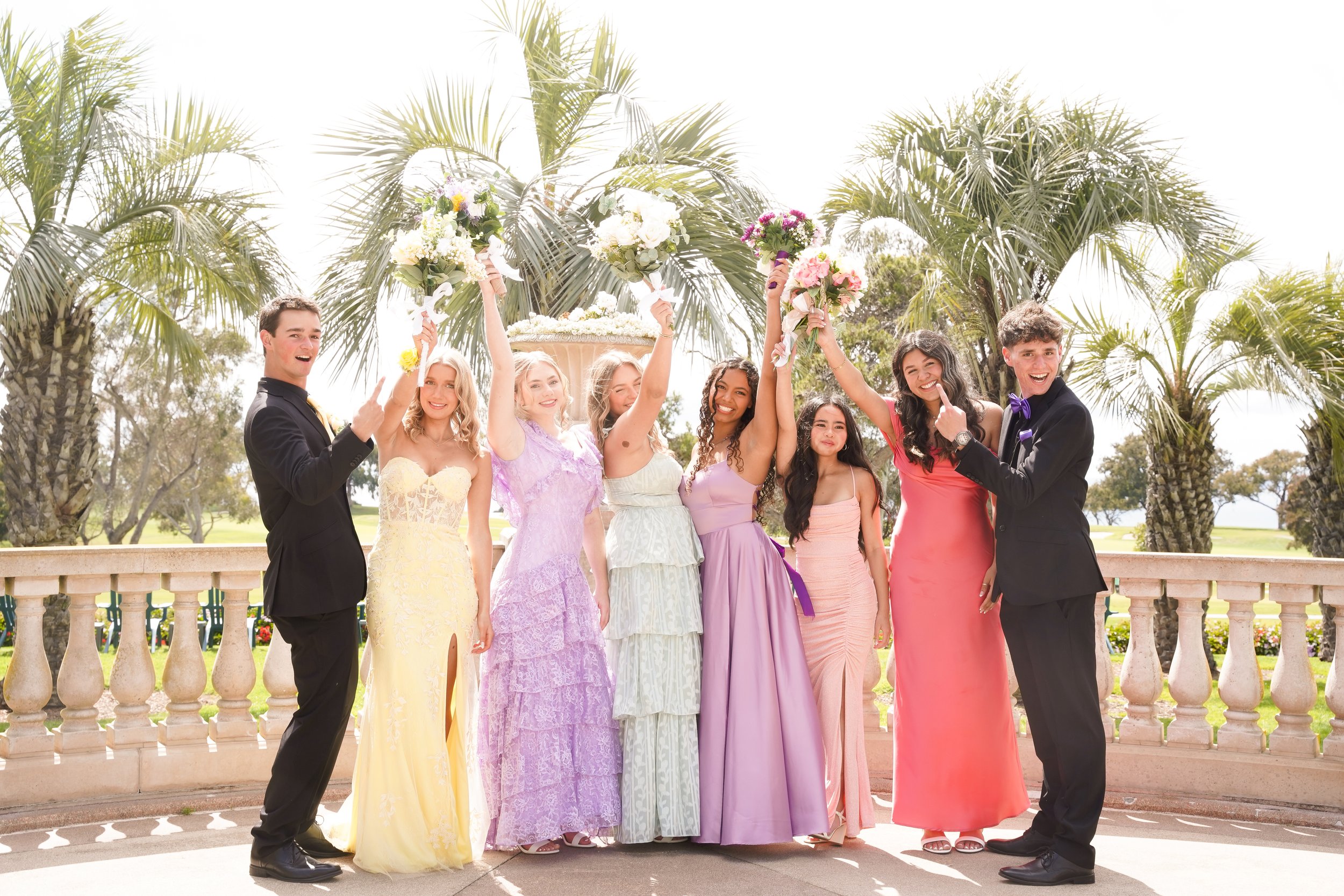 A group of friends, dressed to the nines and ready to make memories that last a lifetime—this prom photography session in La Jolla, San Diego captured all the laughter, style, and joy of a night they’ll never forget.