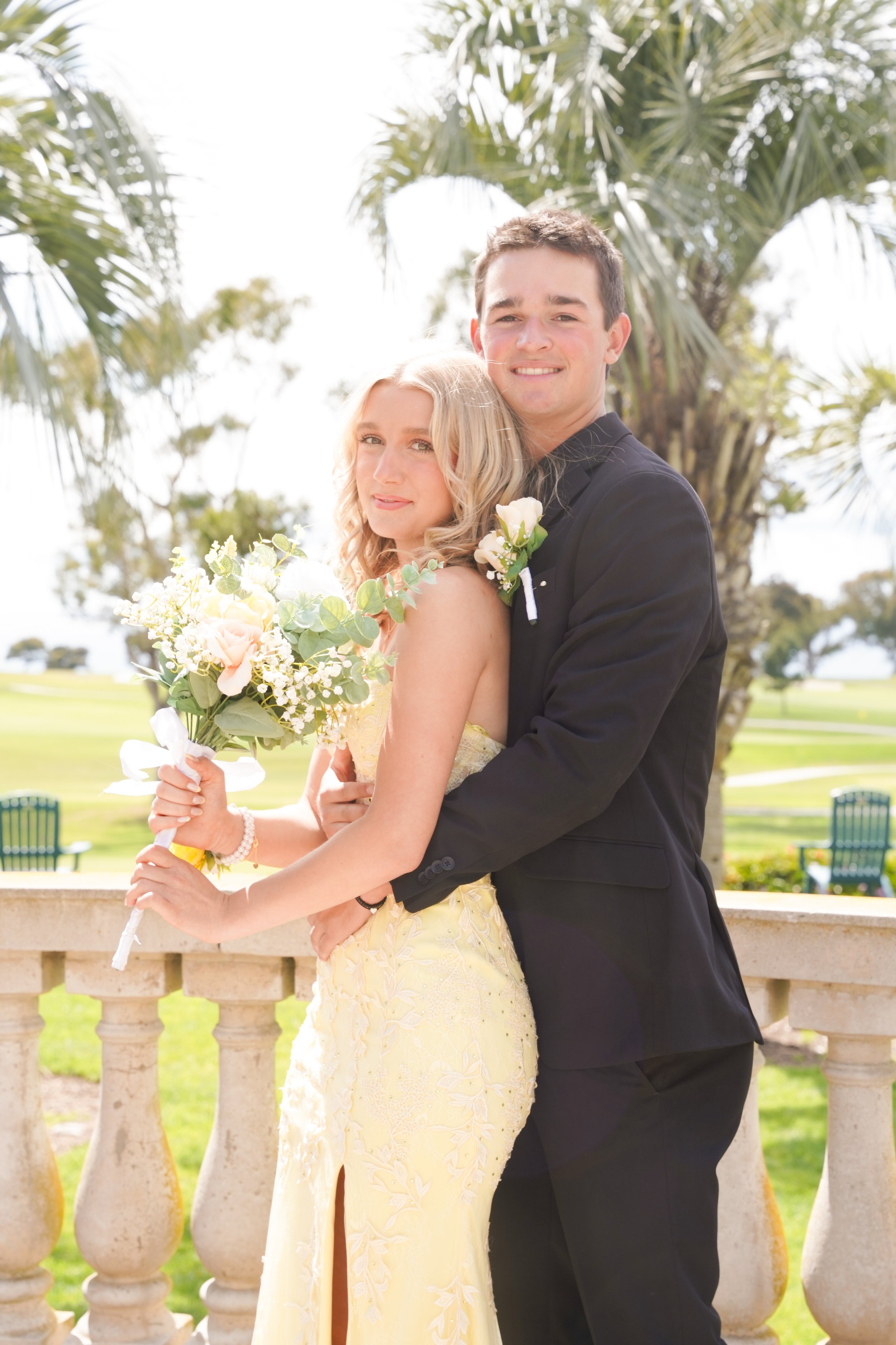 Couples prom portraits captured in beautiful La Jolla, San Diego—celebrating young love, unforgettable memories, and the start of a new chapter. This coastal prom photography session highlights the magic of milestone moments and picture-perfect views