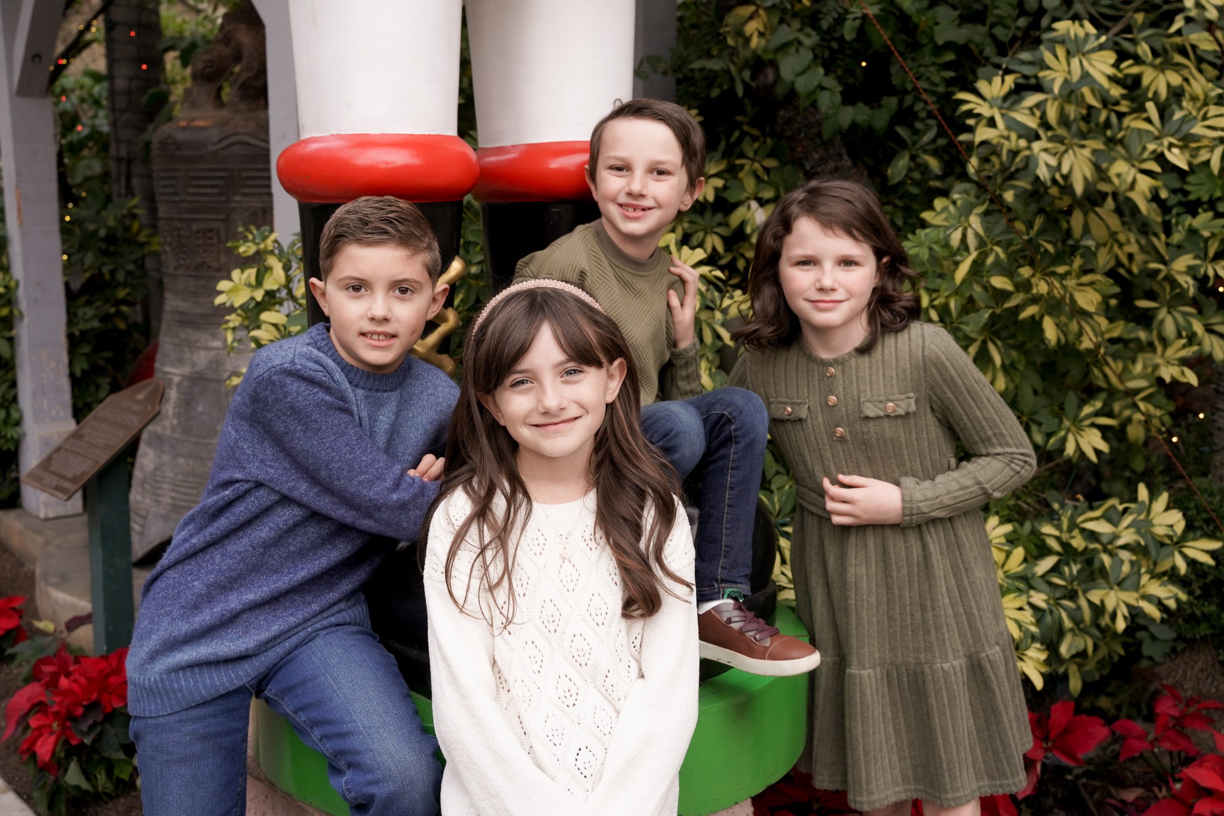 A heartfelt family session at the Mission Inn in Riverside, capturing new memories, laughter, and holiday traditions. The festive lights and historic charm made it the perfect setting for timeless holiday family photography in Riverside.