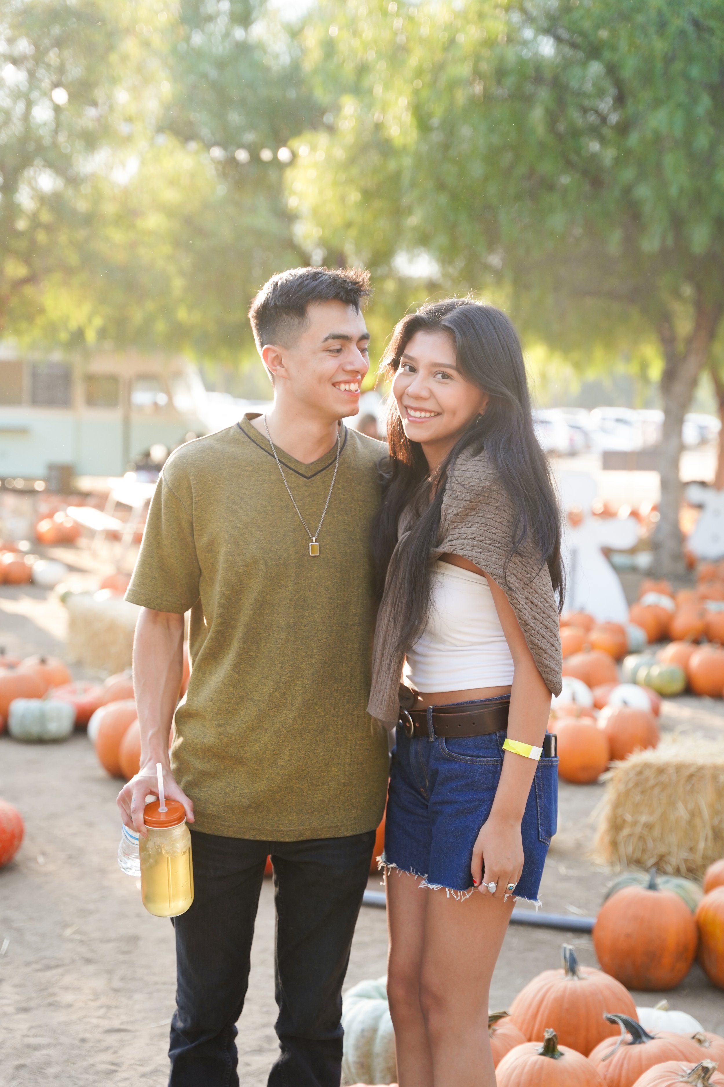Love in full bloom at the pumpkin patch in Temecula! This cozy couples portrait session captured sweet moments, autumn colors, and seasonal charm—perfect for celebrating love in Southern California’s fall sunshine.