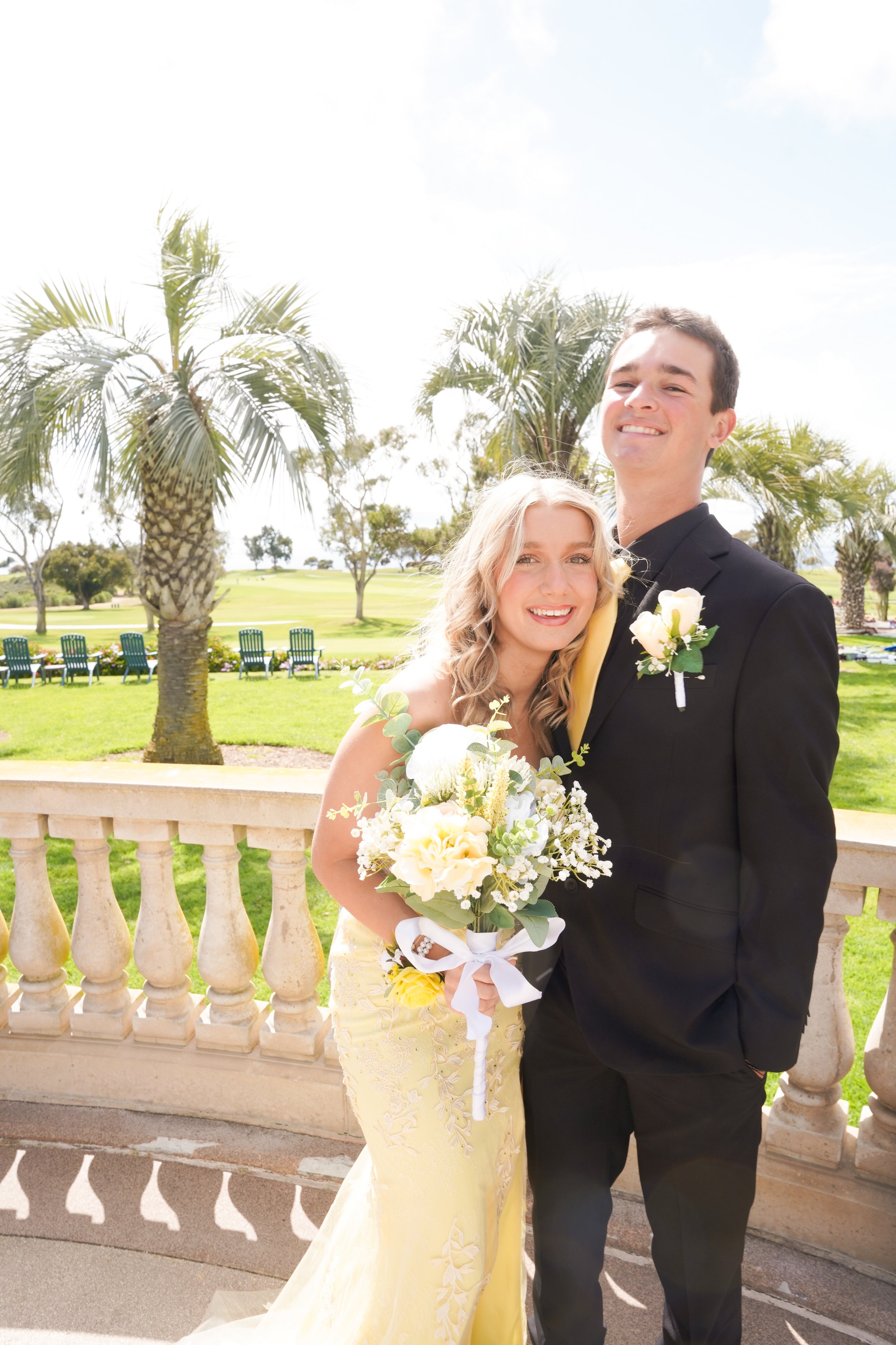 Couples prom portraits captured in beautiful La Jolla, San Diego—celebrating young love, unforgettable memories, and the start of a new chapter. This coastal prom photography session highlights the magic of milestone moments and picture-perfect views